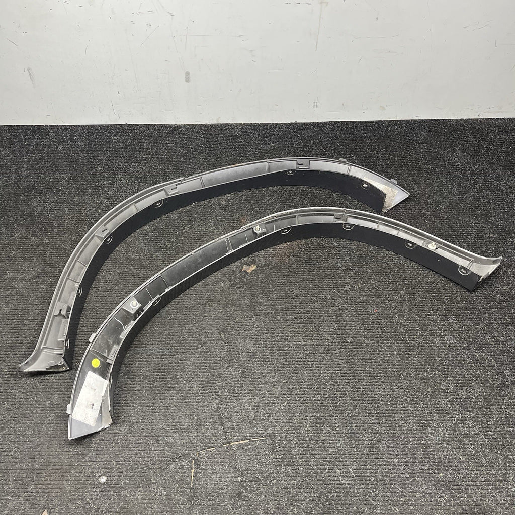 ☑️ 2010-2013 BMW E70 X5 M Sport Rear Pair Fender Panel Wheel Arch Molding OEM