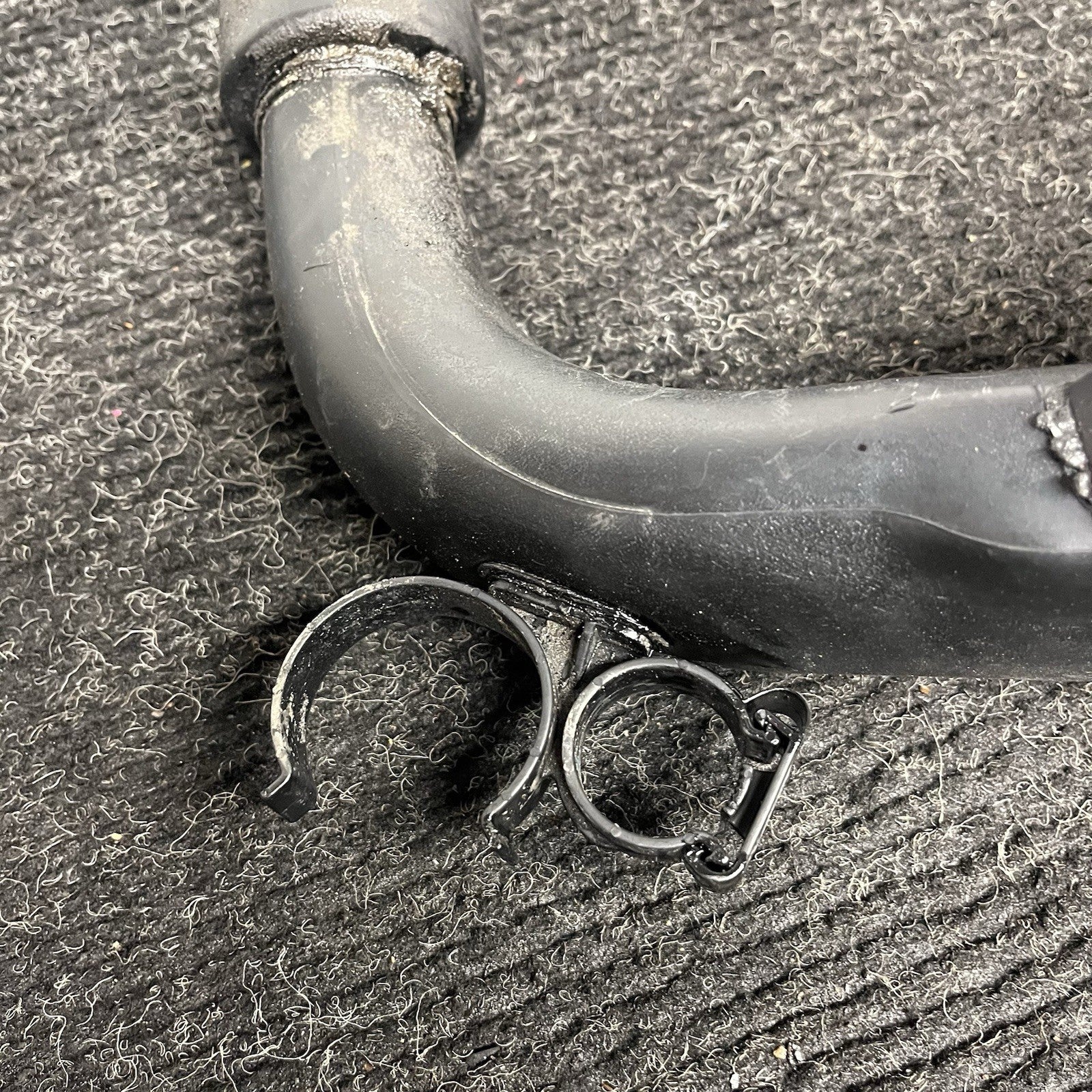 ☑️ 07-13 BMW E82 E90 E92 E60 E61 N54 Engine Turbo Air Induction Duct Hose OEM