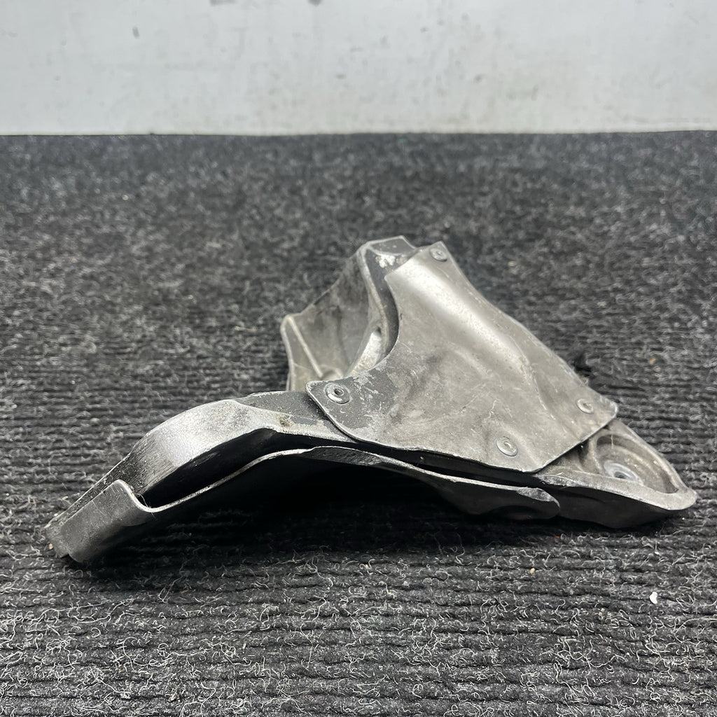 07-11 BMW E82 E88 E90 E92 135I 335I N54 Z4 RIGHT PASSENGER ENGINE MOUNT BRACKET