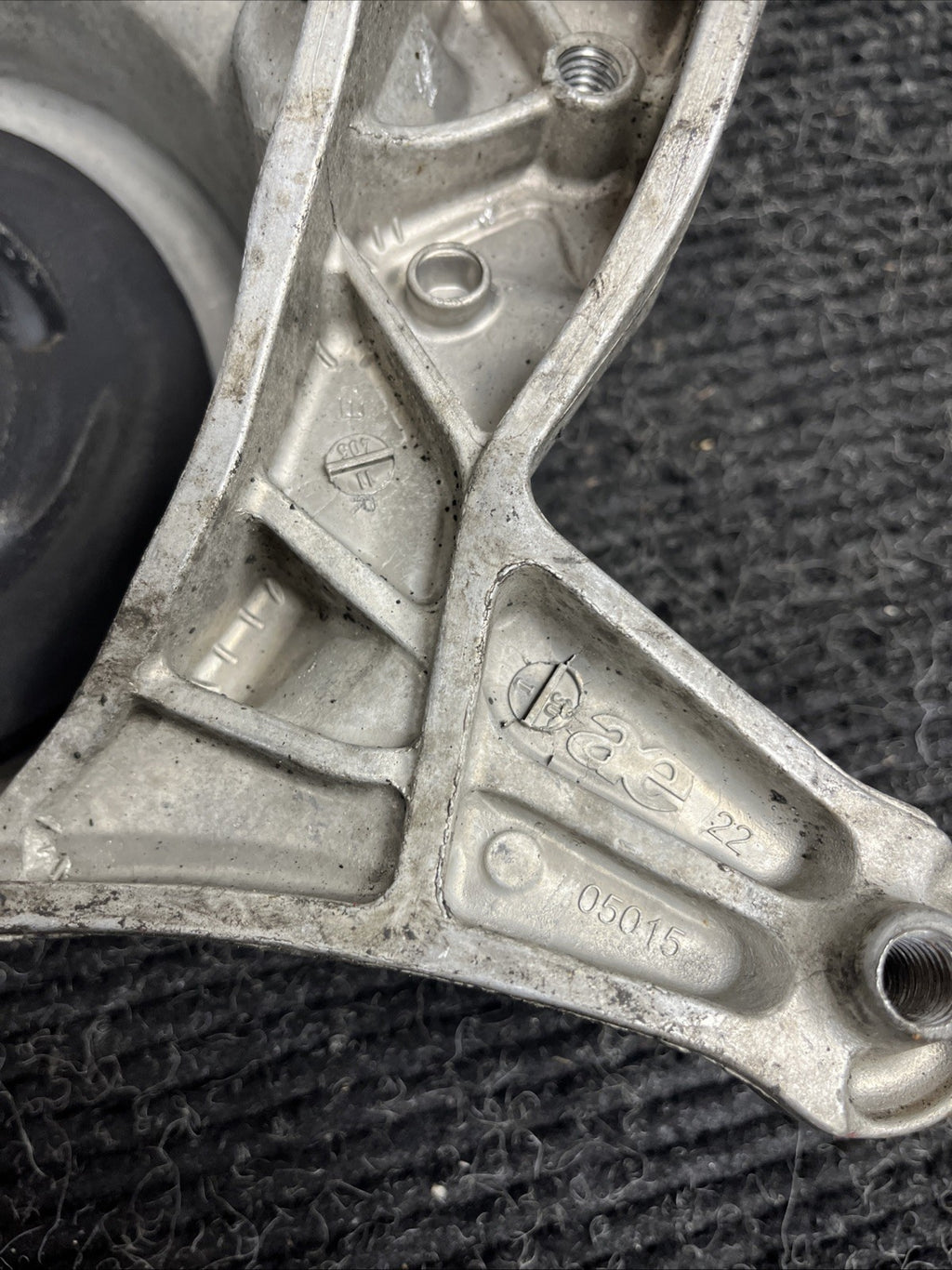 ☑️ 2009-2017 AUDI Q5 SQ5 - Front Strut Mount 8K0412383F