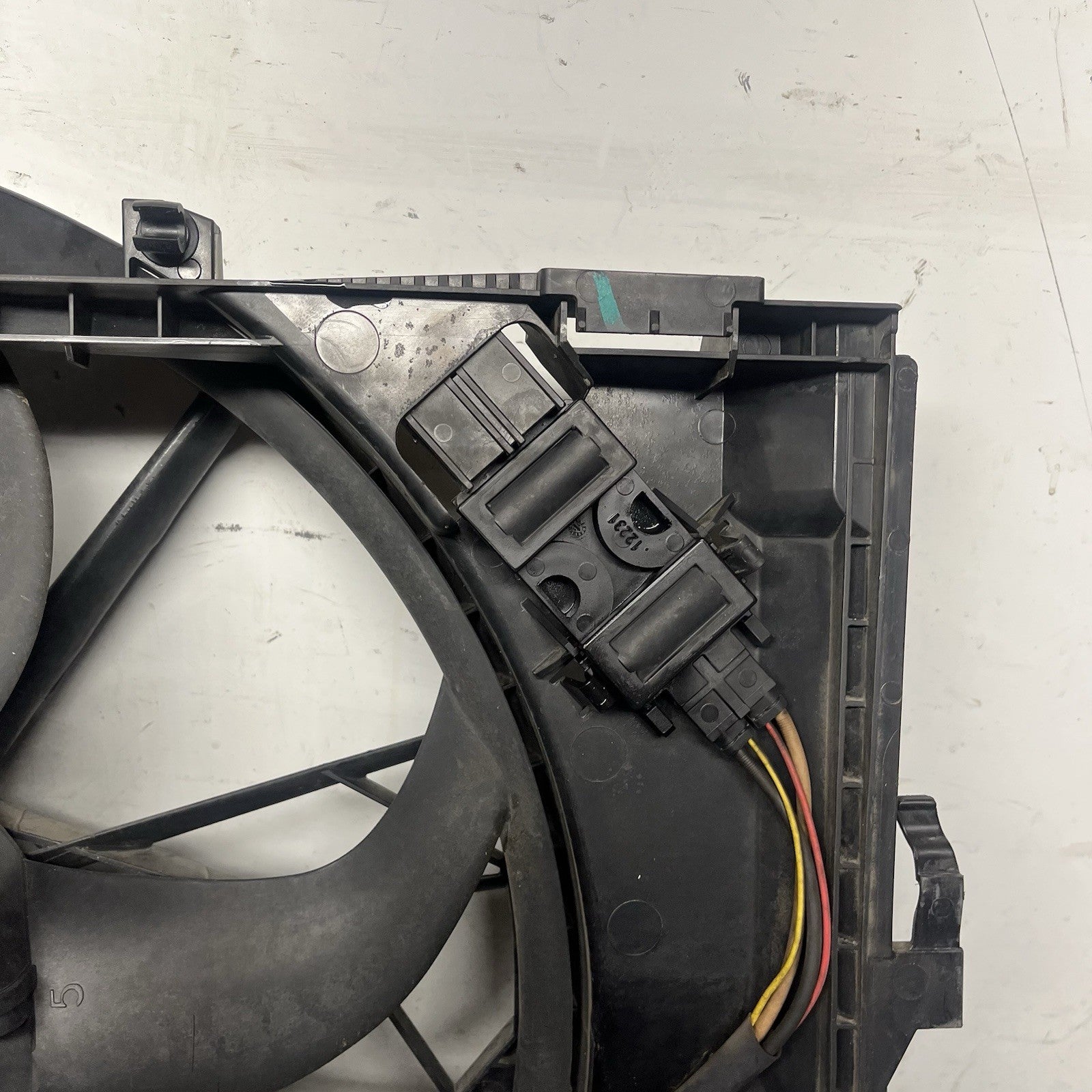 ☑️ 2007-2013 BMW 128i 328i N51 Radiator Cooling Fan 17427547305 OEM NOTE*