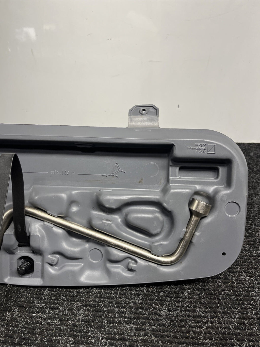 ☑️ 01-06 BMW E46 CONVERTIBLE SPARE TIRE TOOL KIT W CASE 1096200 OEM