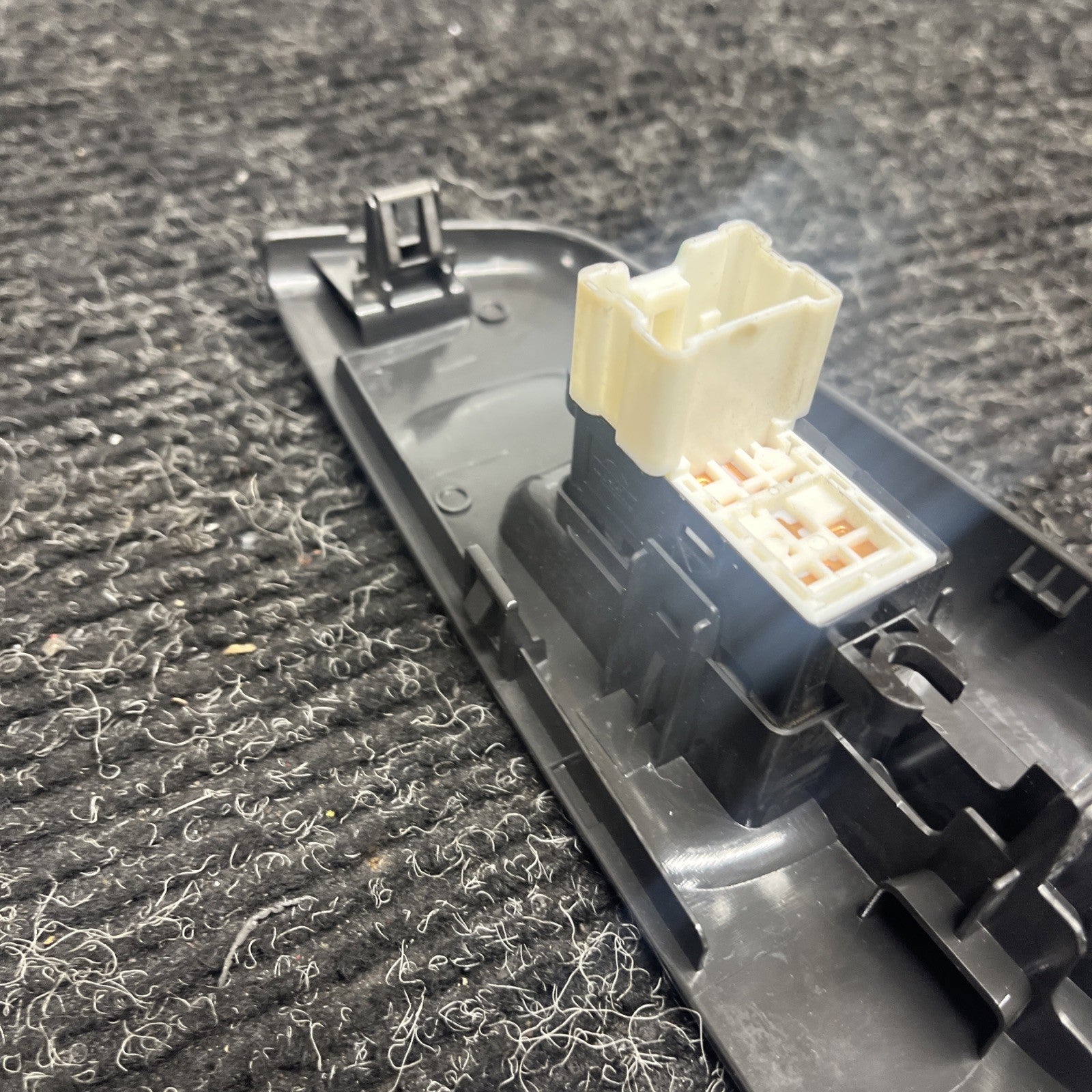 ☑️ 2011-2014 SUBARU WRX STI REAR RH Passenger WINDOW SWITCH TRIM. P/N 94266FG500