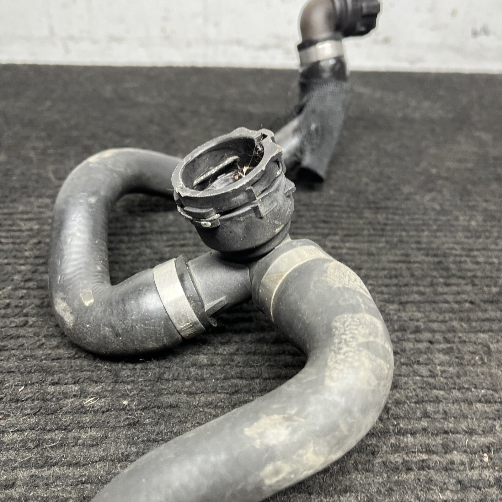 ☑️ 09-16 OEM BMW E89 Z4 35i DCT Radiator N54 Engine Coolant Pipe Hose Lower
