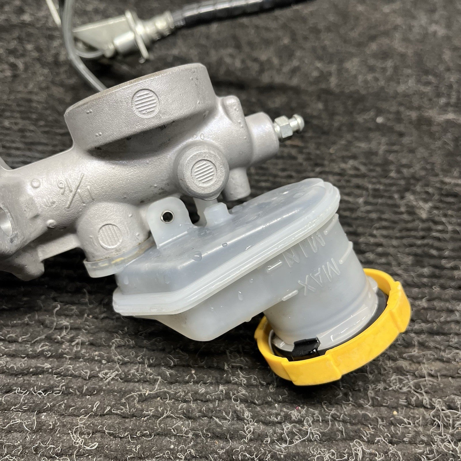 ☑️ 2008-2014 Subaru Impreza WRX STI Clutch Master Cylinder Reservoir 08-14