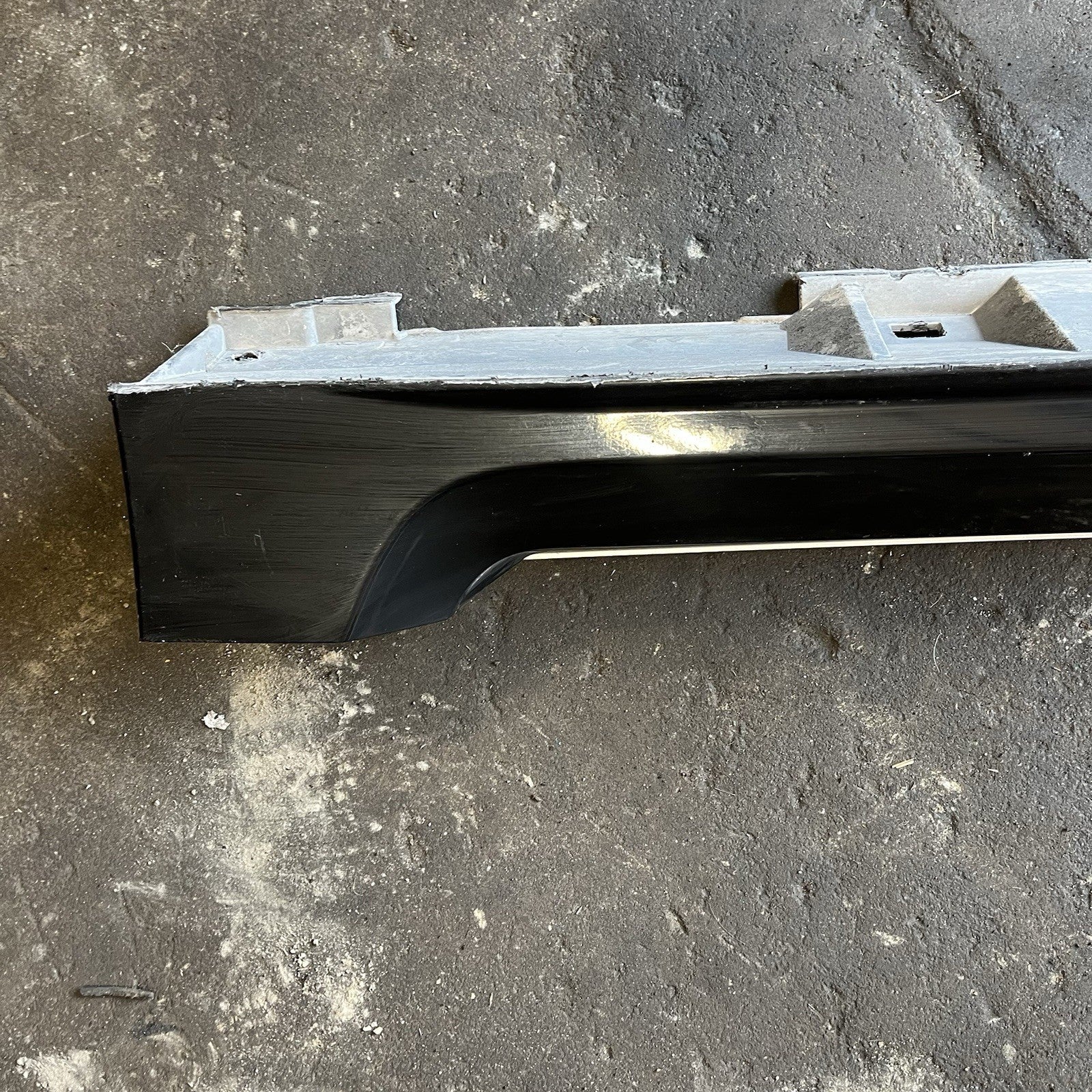 ☑️ 2008-2014 Subaru Impreza WRX OEM Factory RH Passenger Right Side Skirt