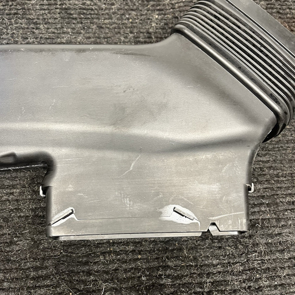 ☑️ 06-13 BMW E90 E91 E92 E93 328i 325i 330i AIR INTAKE DUCT OEM