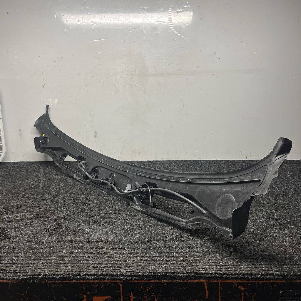 ☑️ 08-13 BMW E90 E92 E93 M3 OEM Front Windshield Wiper Cowl Panel Trim Cover OEM