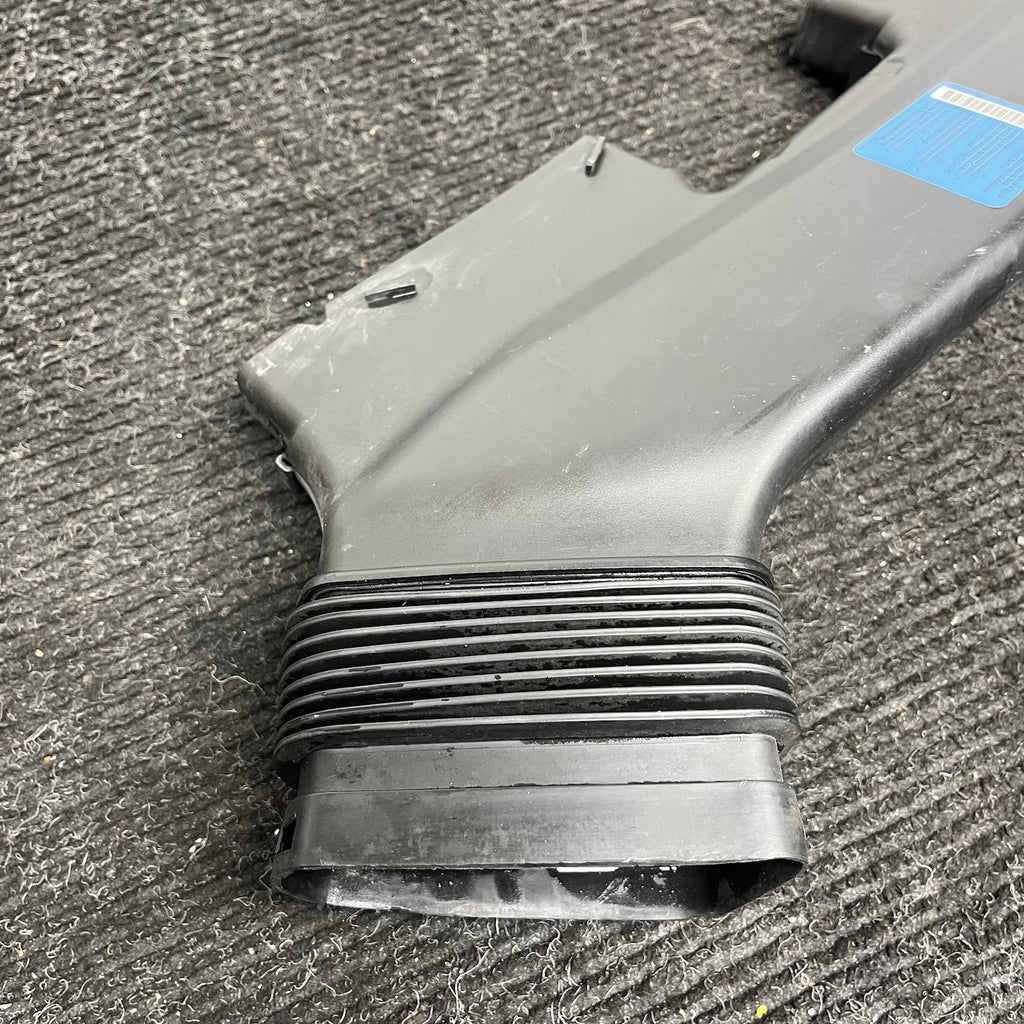 ☑️ 06-13 BMW E90 E91 E92 E93 328i 325i 330i AIR INTAKE DUCT OEM