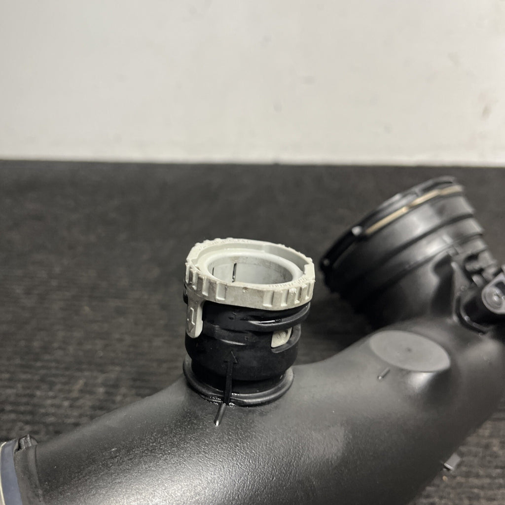 ☑️ 11-16 BMW 40LI 640I 535I UPPER AIR INTAKE DUCT HOSE TUBE PIPE OEM 23557610
