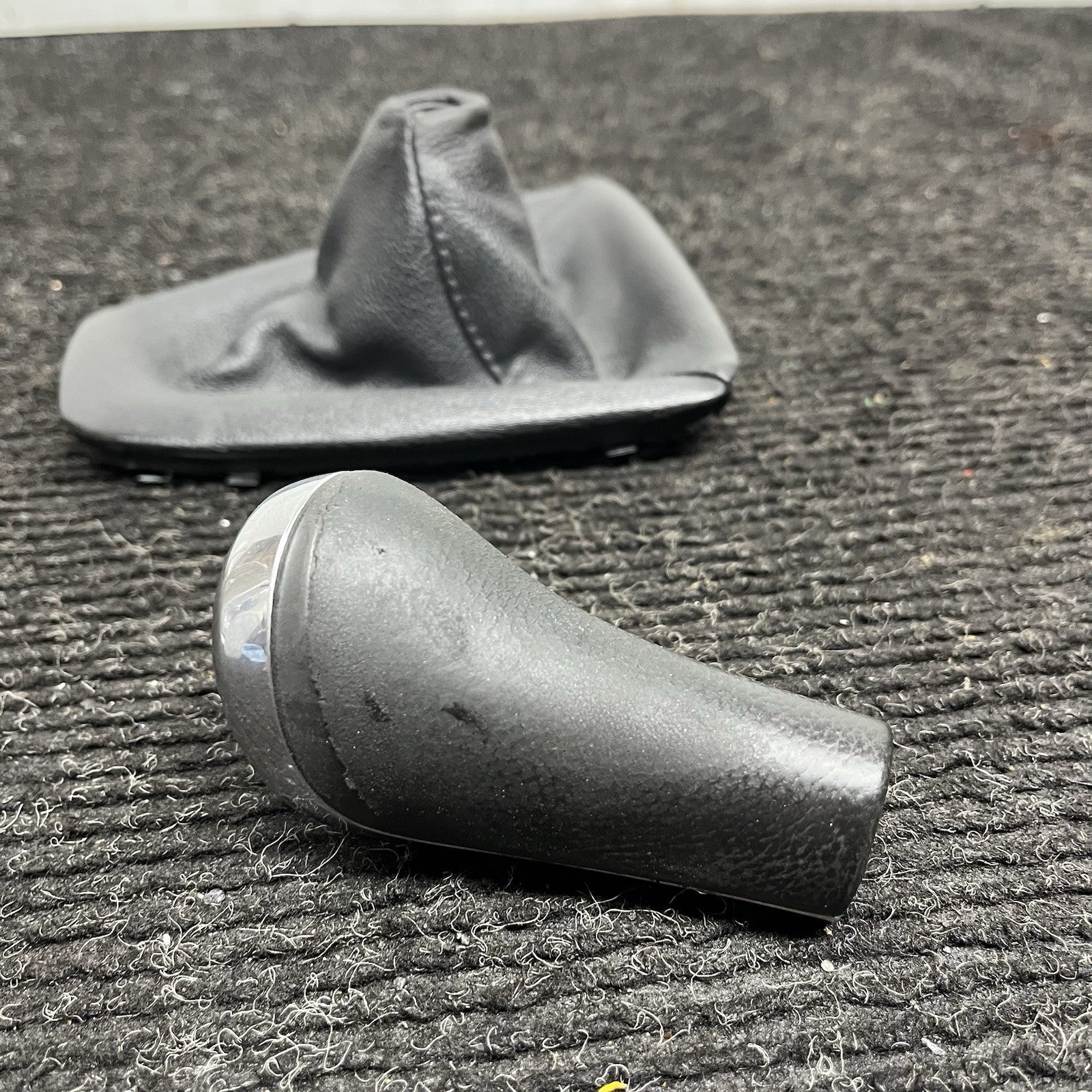 ☑️ 07-13 OEM BMW E92 E93 MT Manual Transmission Shifter Leather Boot w/ Knob