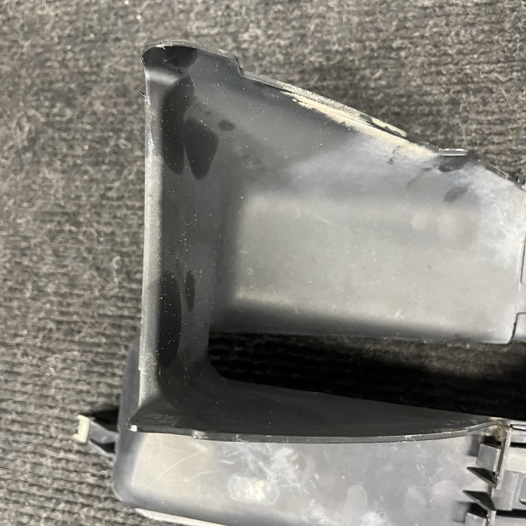 ☑️ 08-13 OEM BMW E82 E88 135i Front Right Passenger Side Oil Cooler Air Duct