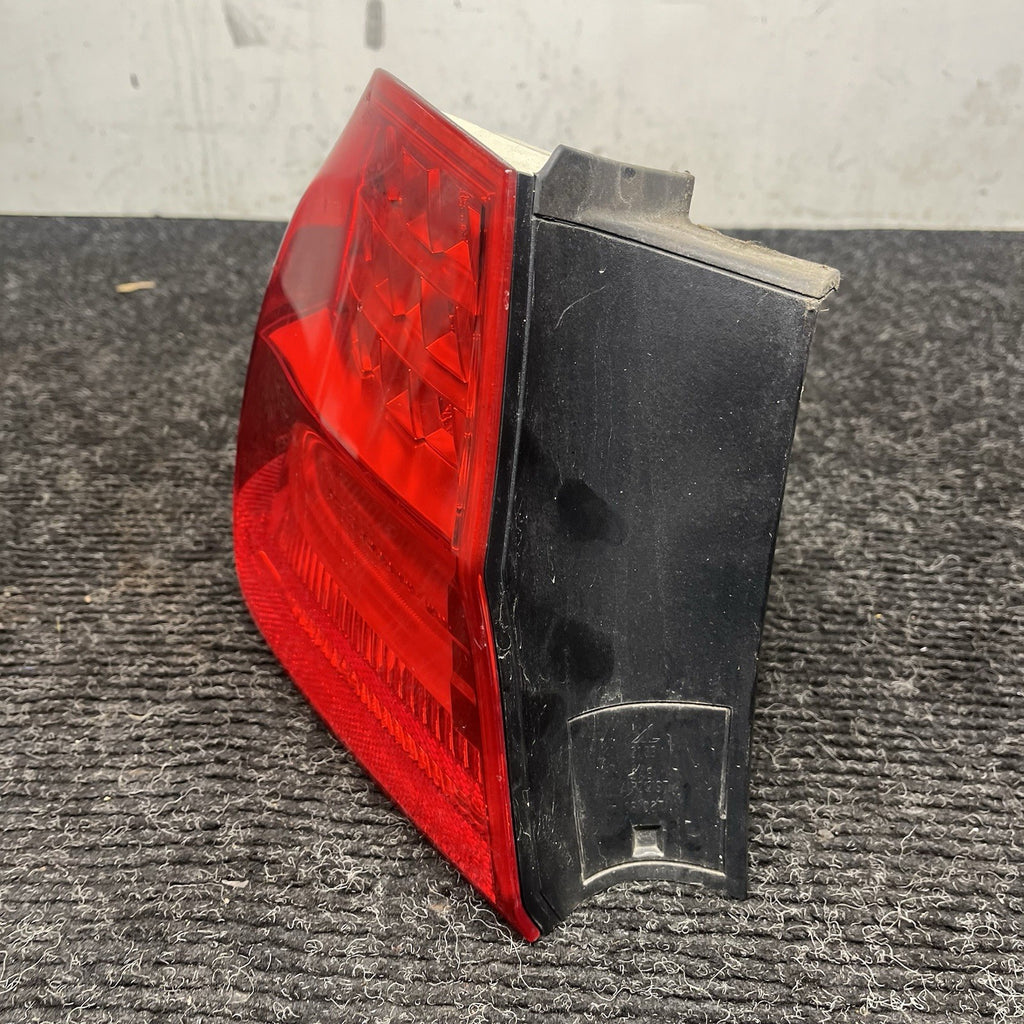 ☑️ 09-11 OEM BMW E90 328 335 LCI Sedan Rear Left Driver Side Outer Tail Light