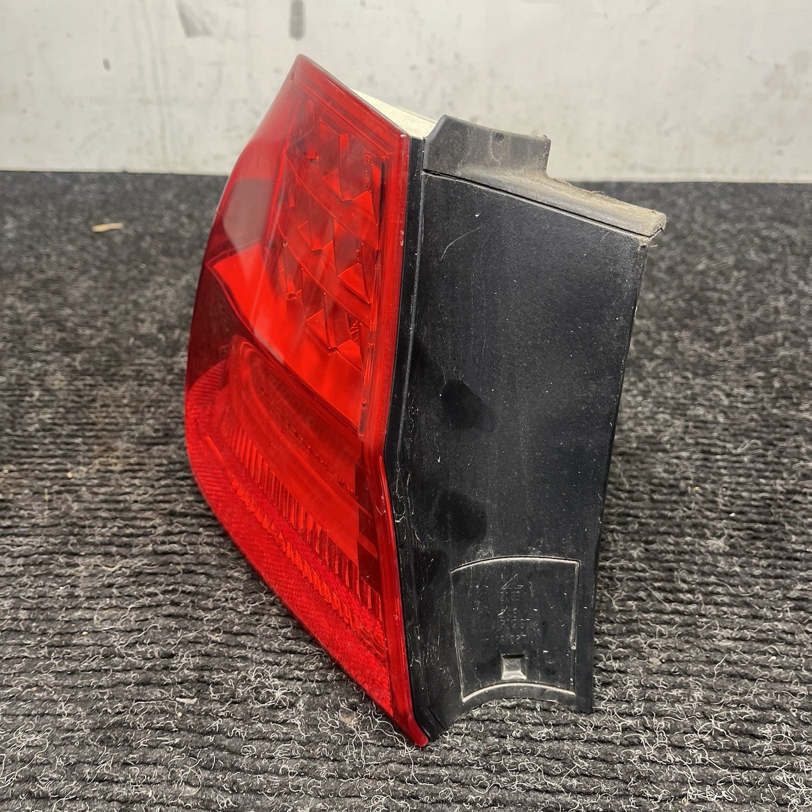 ☑️ 09-11 OEM BMW E90 328 335 LCI Sedan Rear Left Driver Side Outer Tail Light