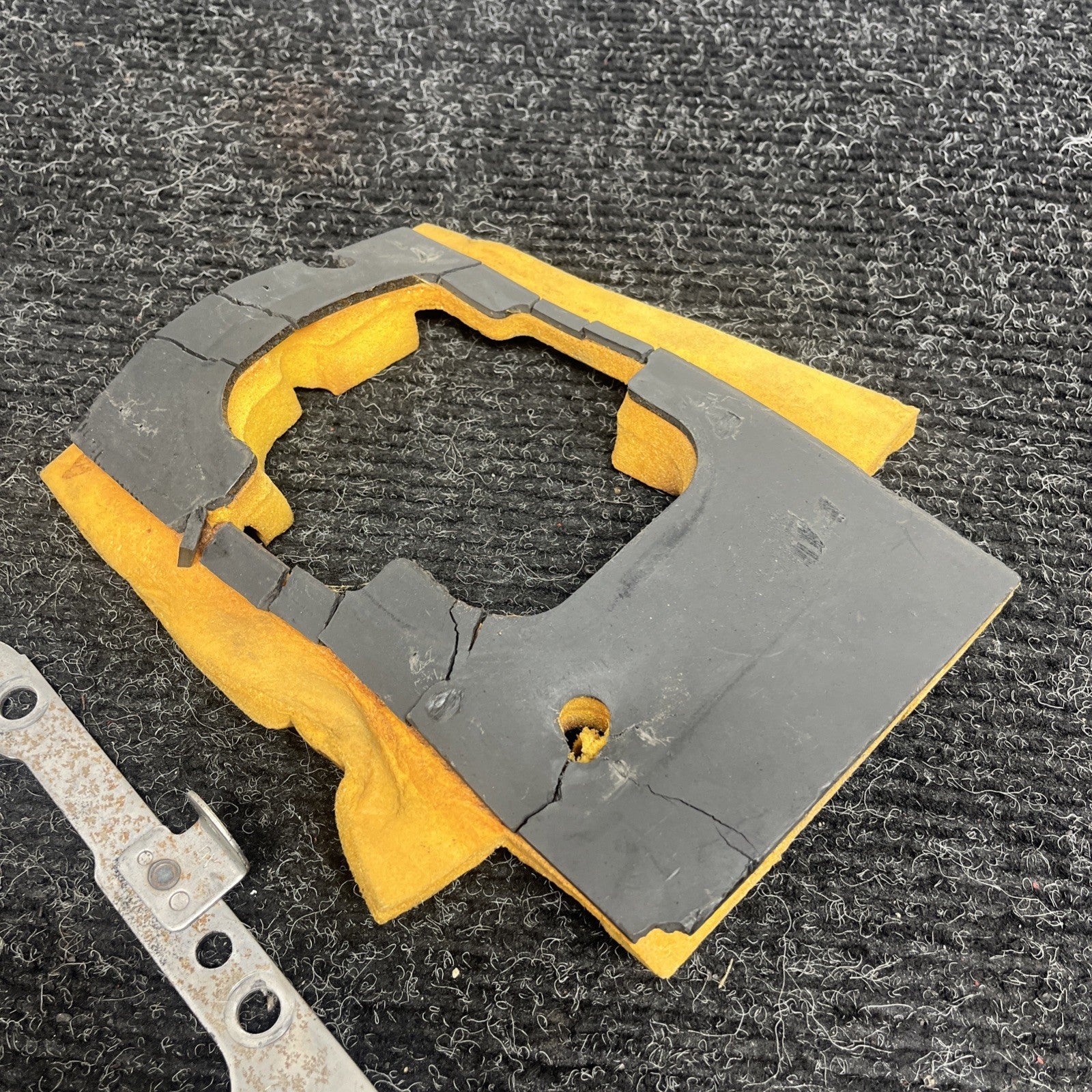 ☑️ 08-14 SUBARU IMPREZA WRX & STI SHIFTER TRIM MOUNT BEZEL PLATE BRACKET W/FOAM