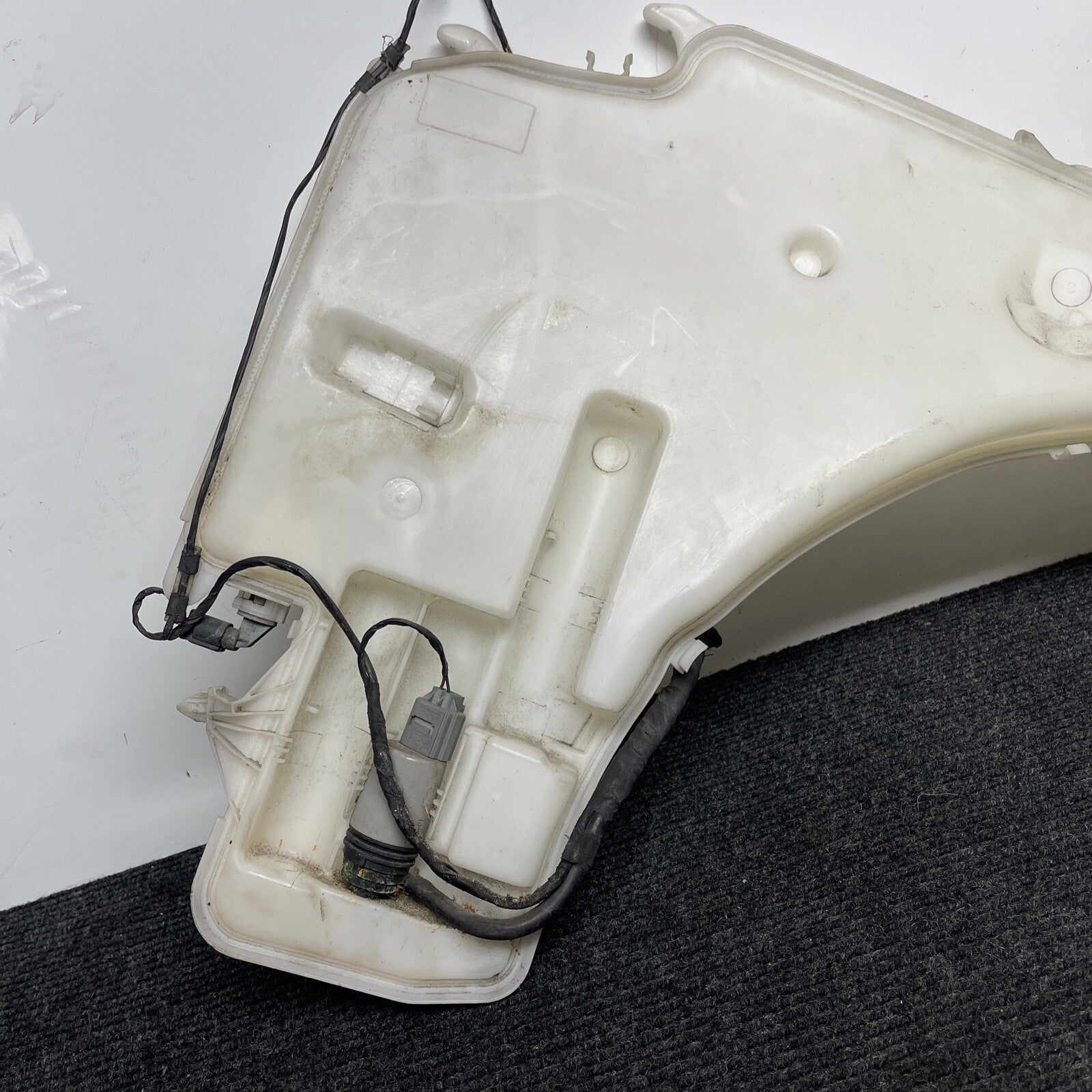 BMW E90 3-Series E82 1-Series Basic Factory Windshield Washer Fluid Bottle Tank