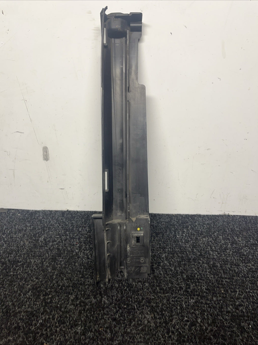 ☑️ OEM BMW F22 F30 F32 F36 328 335 Main Radiator Right Bracket Mount 7600537
