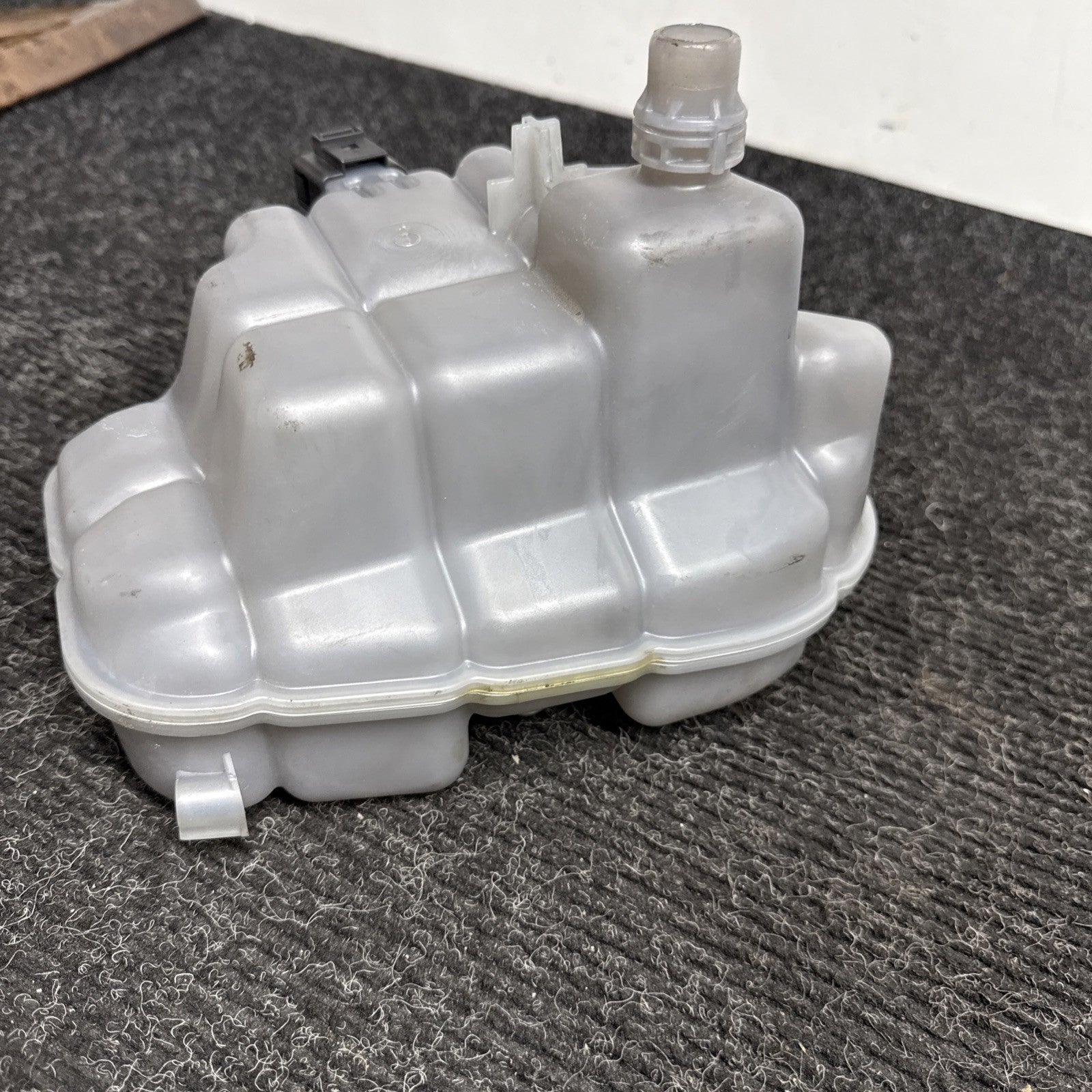☑️ 2012-2018 AUDI A6 RADIATOR COOLANT OVERFLOW RESERVOIR EXPANSION TANK OEM