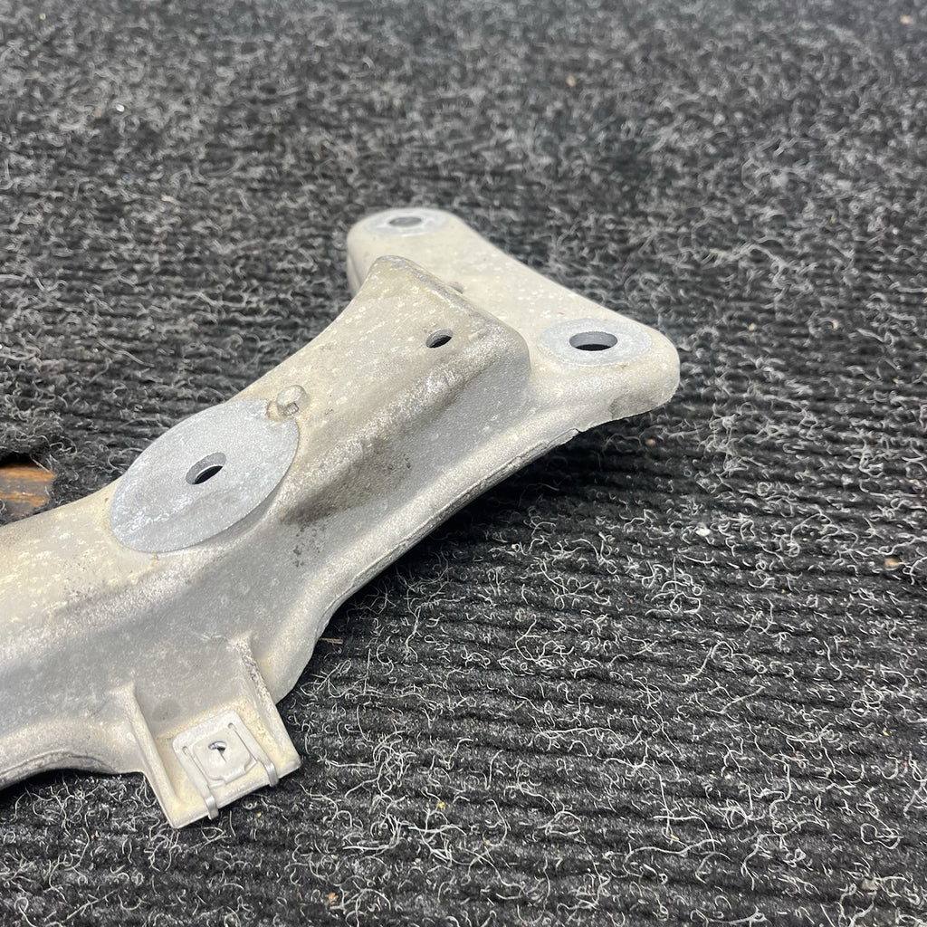 ☑️ 06-13 BMW E92 335i Automatic Transmission Mount Bracket Support OEM