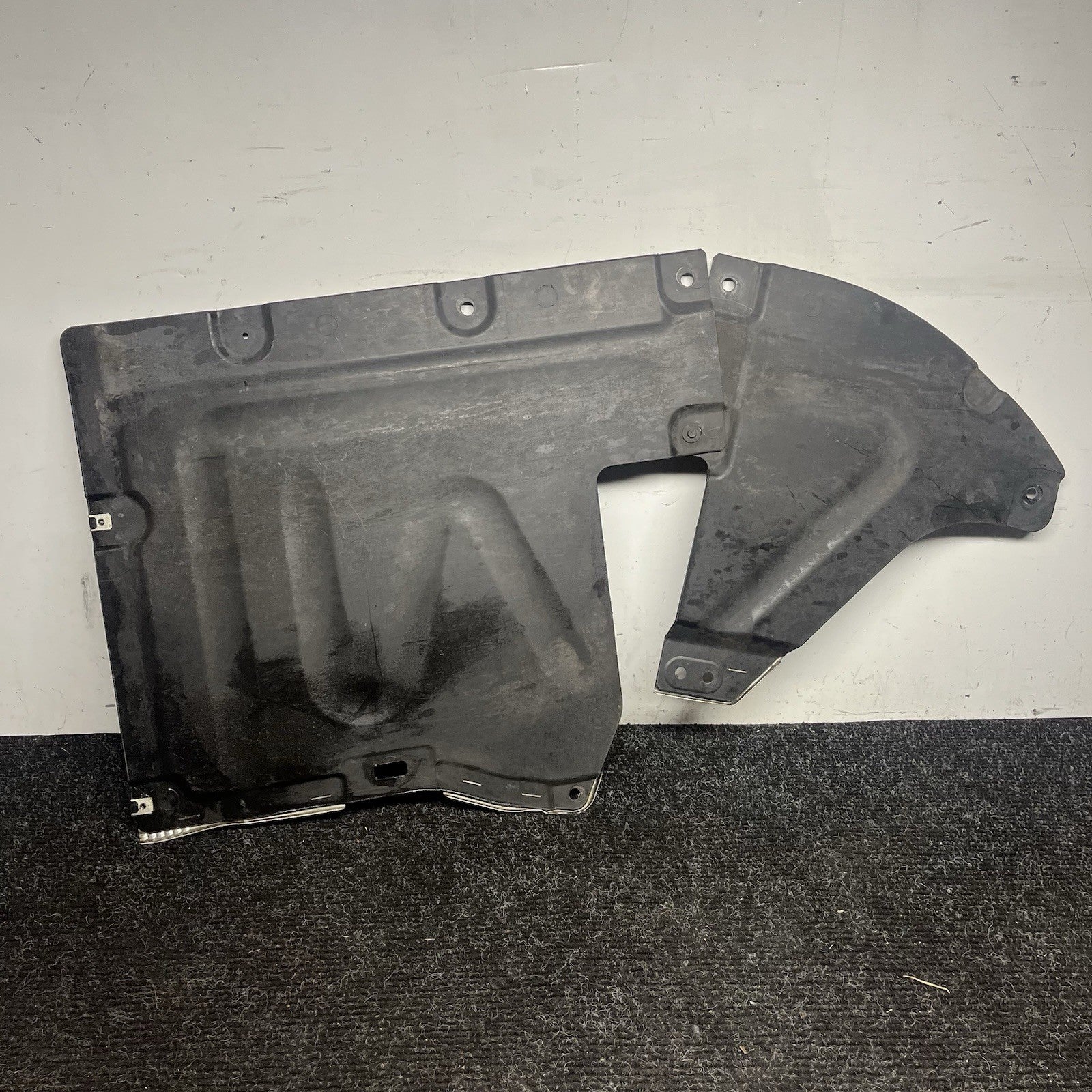 ☑️ 07-13 BMW 328i 335i Rear Underfloor Splash Shield Guard Cover Liner Tray OEM
