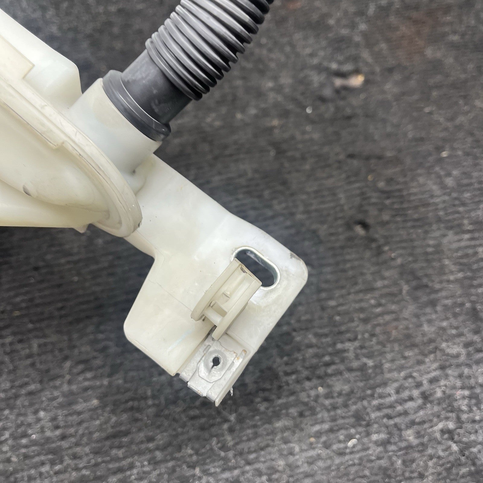 ☑️2013 BMW 320i 328i 335i 340i 330i F30 Windshield Washer Reservoir Tank 7241672