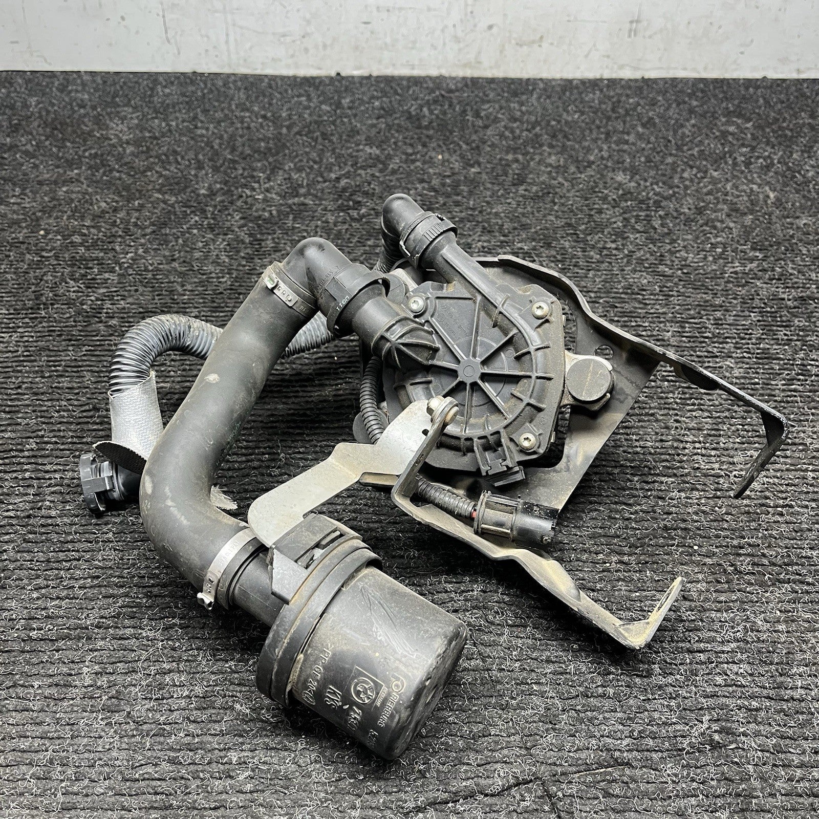 ☑️ OEM BMW E82 E88 E90 E91 E92 E93 128 328 N51 N52 Smog Air Injection Pump