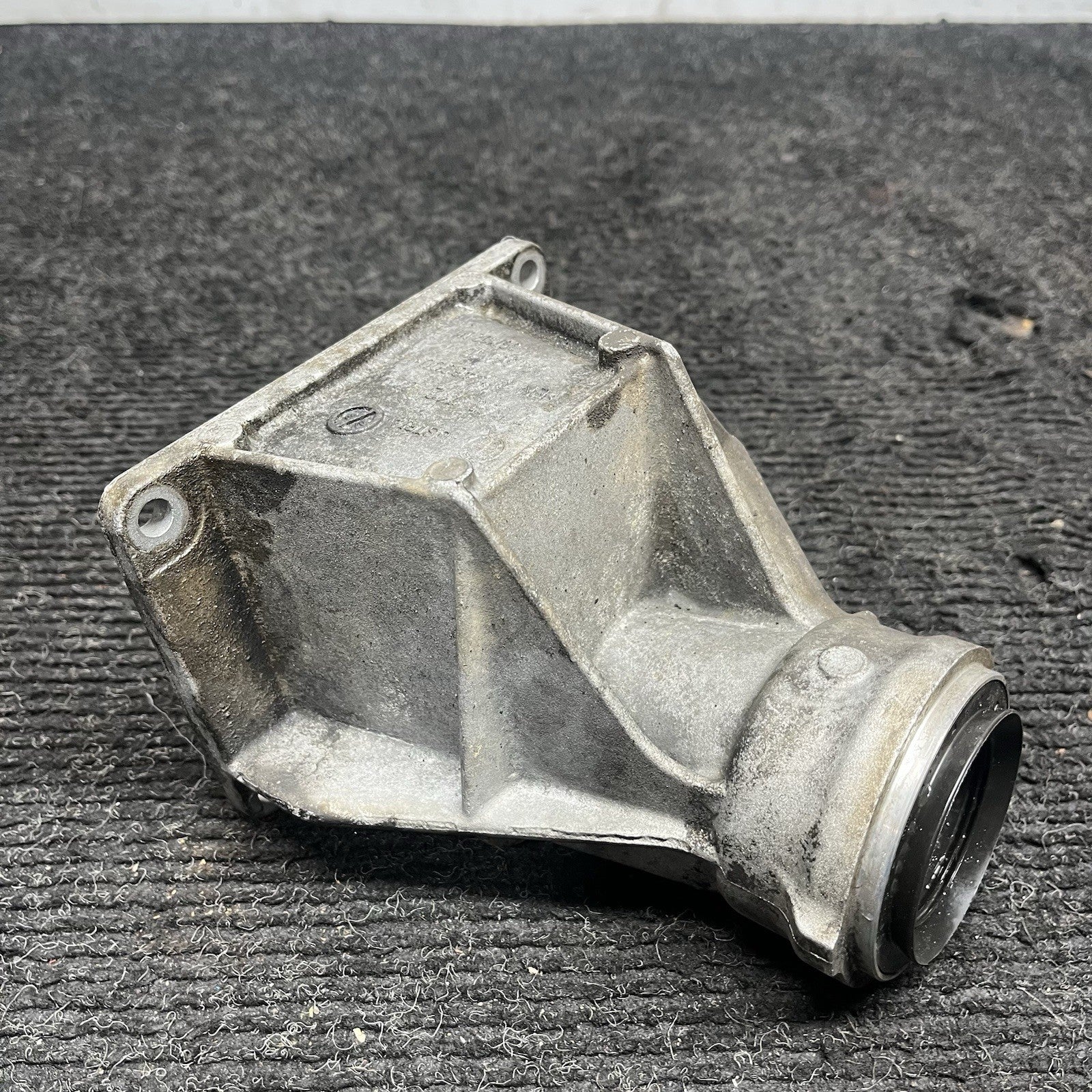 ☑️ 09-13 BMW 335i E92 Transmission Differential Axle Mount Support Bracket OEM