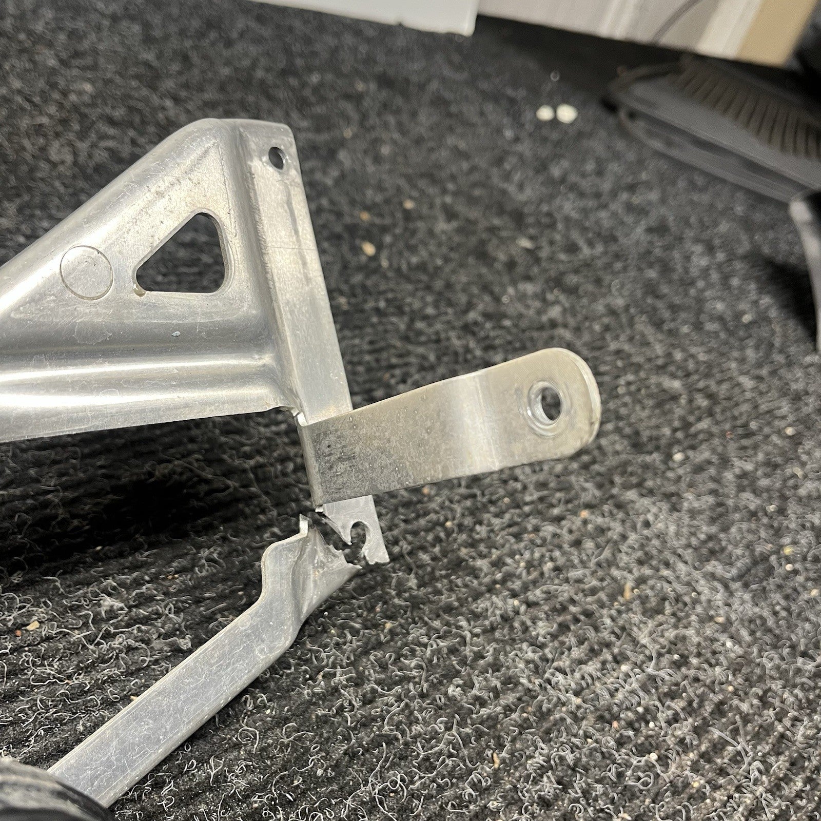 ☑️ BMW E9x M3 Horn Bracket With Horns 61337838541 08-13 E90 E92 E93