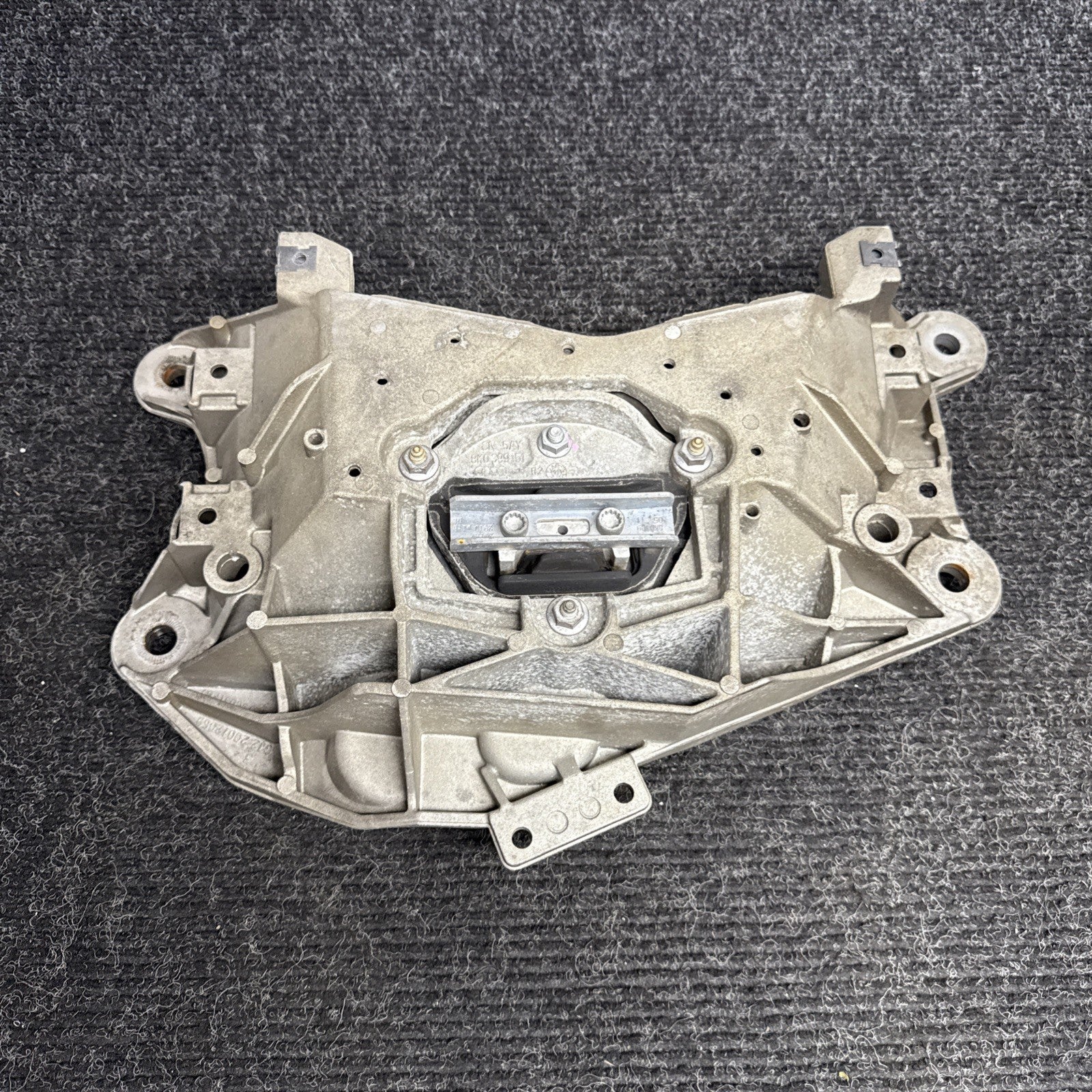 ☑️ 09-16 Audi A4 S4 S5 Q5 OEM Transmission Mount Crossmember Bracket 4H0399263