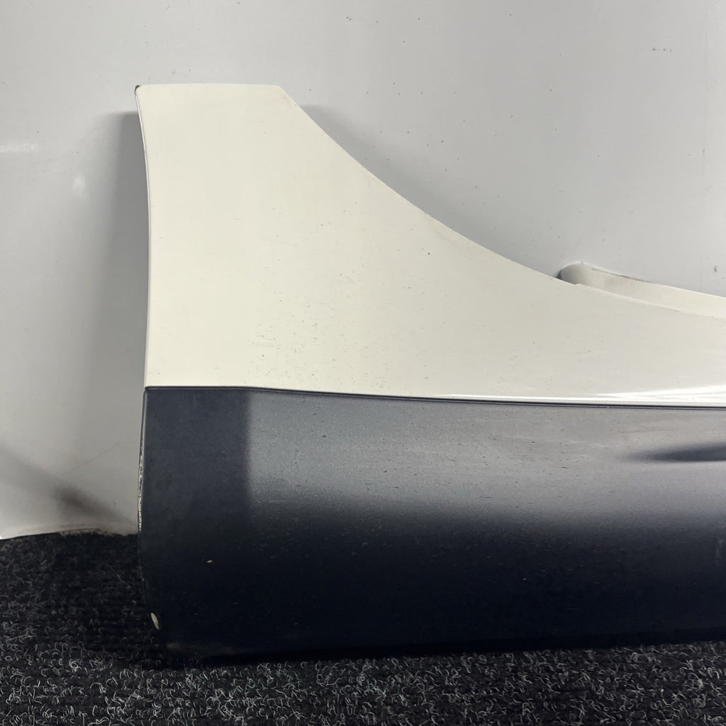 ☑️ 2014 - 2024 MASERATI GHIBLI RIGHT SIDE ROCKER MOLDING COVER PANEL OEM WHITE