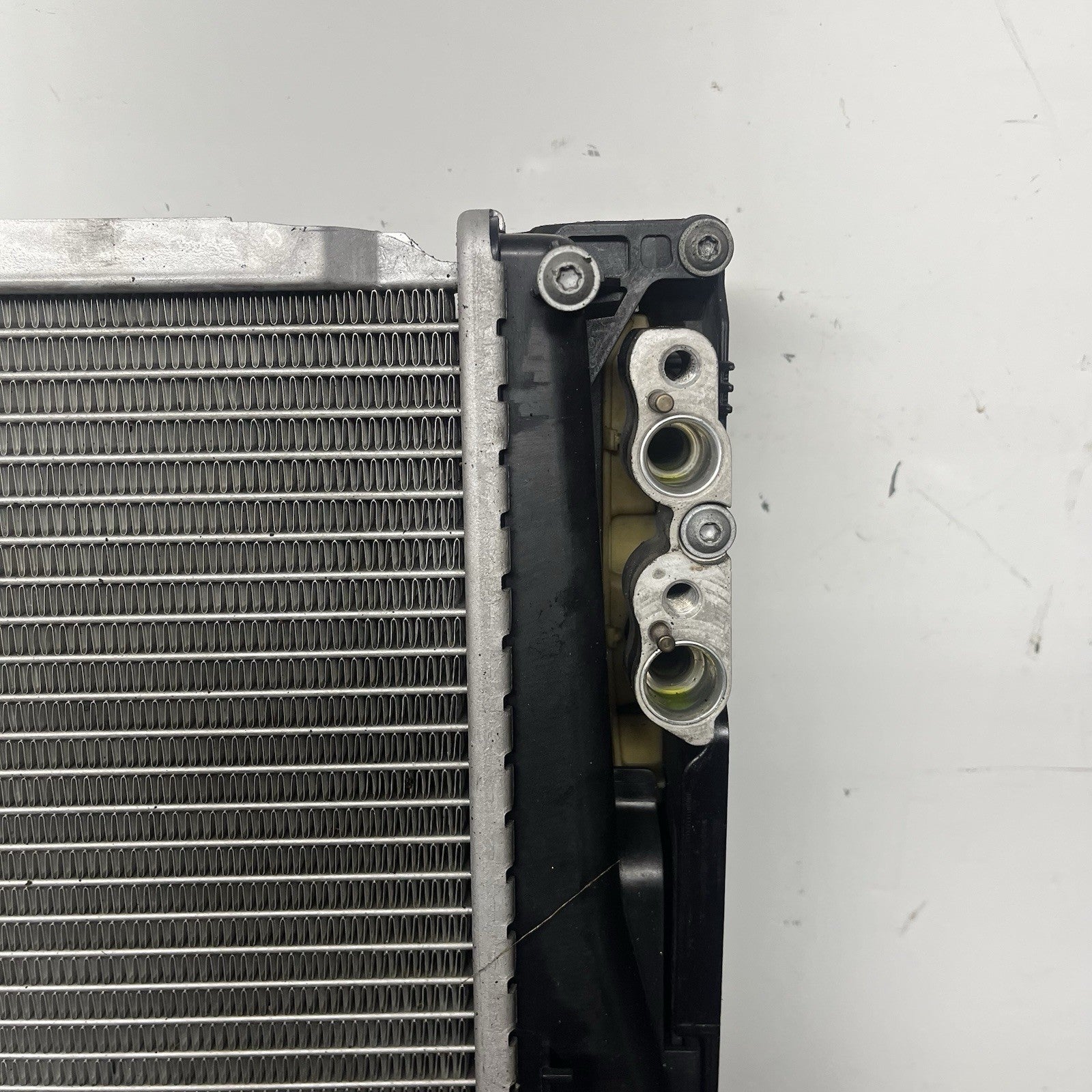 ☑️BMW E93 E92 E90 E82 328I N52 Engine Radiator Ac Condenser Assembly OEM