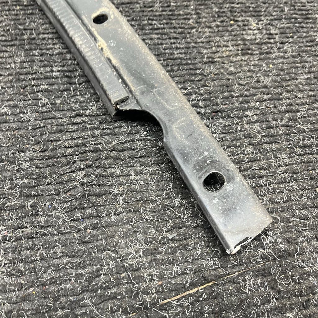 ☑️ 03-08 BMW Z4 E85 E86 Front Supporting Ledge Panel Cover Mount 51117044238 OEM
