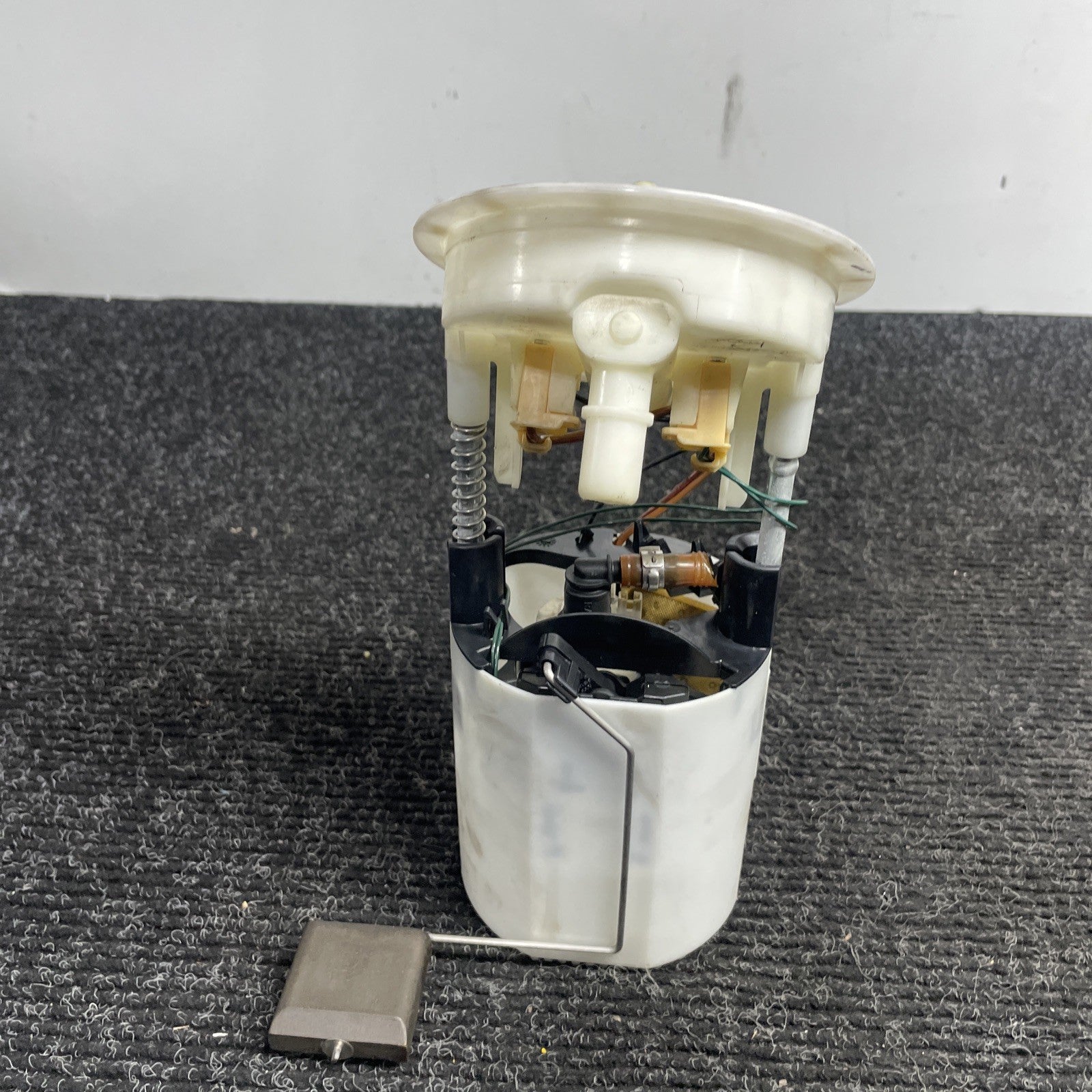 ☑️ 06-13 BMW E82 E88 E90 E91 E92 E93 128I 135I 328I 335I Fuel Pump Sending OEM