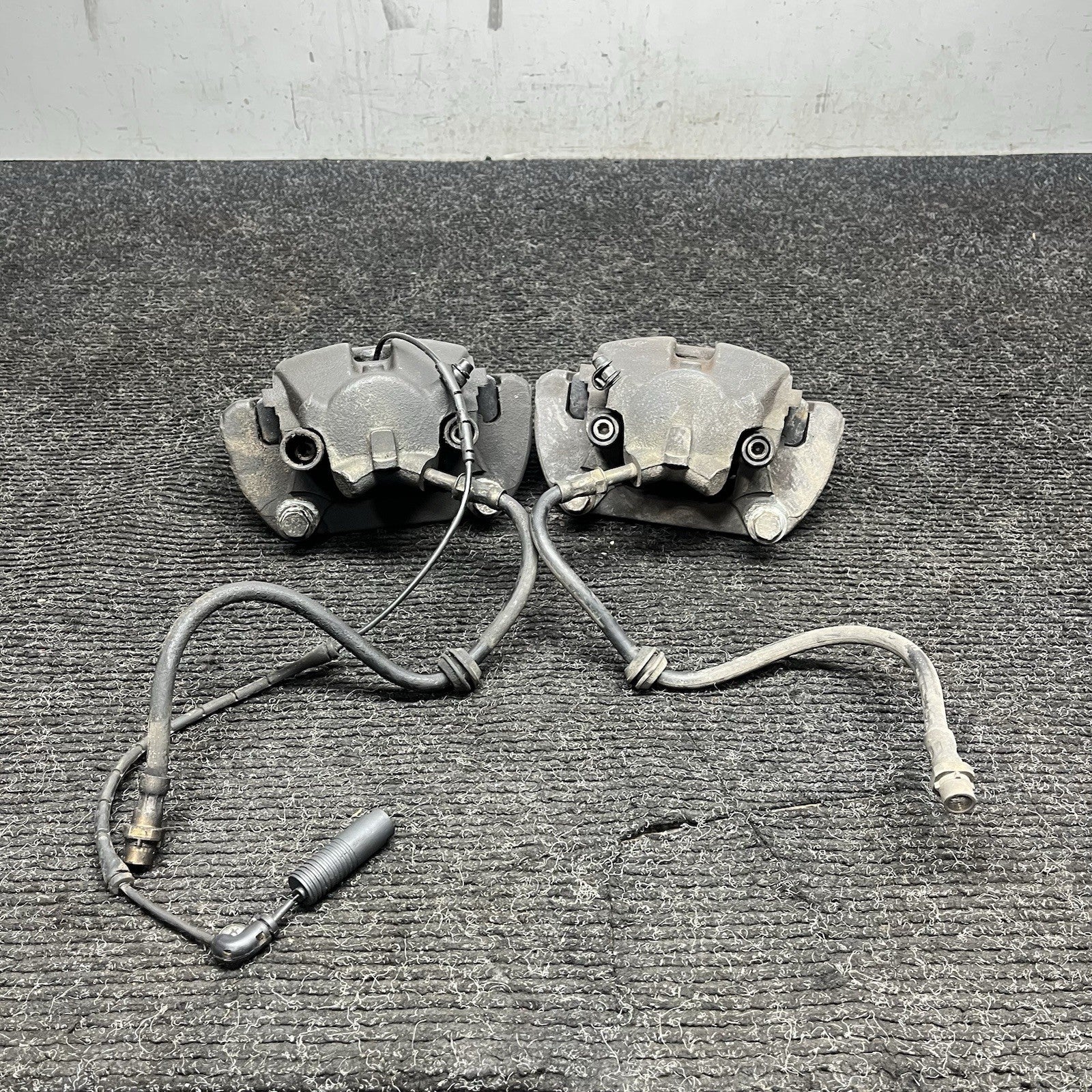 ☑️ 06-08 BMW E85 Z4 N52 3.0si RWD SET OF 2 FRONT LEFT & RIGHT BRAKE CALIPER OEM