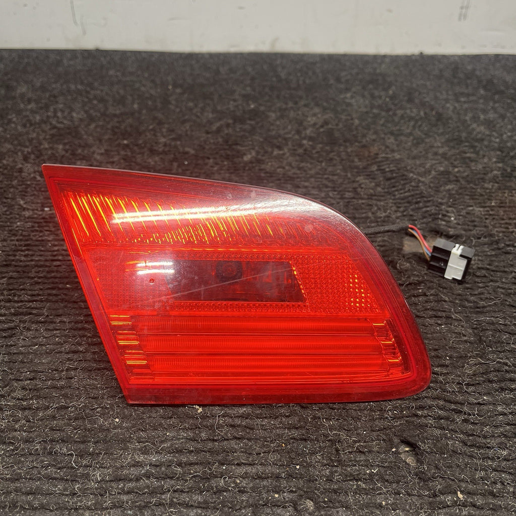 ☑️ 07-10 OEM BMW E93 M3 328 335 Rear Tail Light Driver Side Stop Light Inner