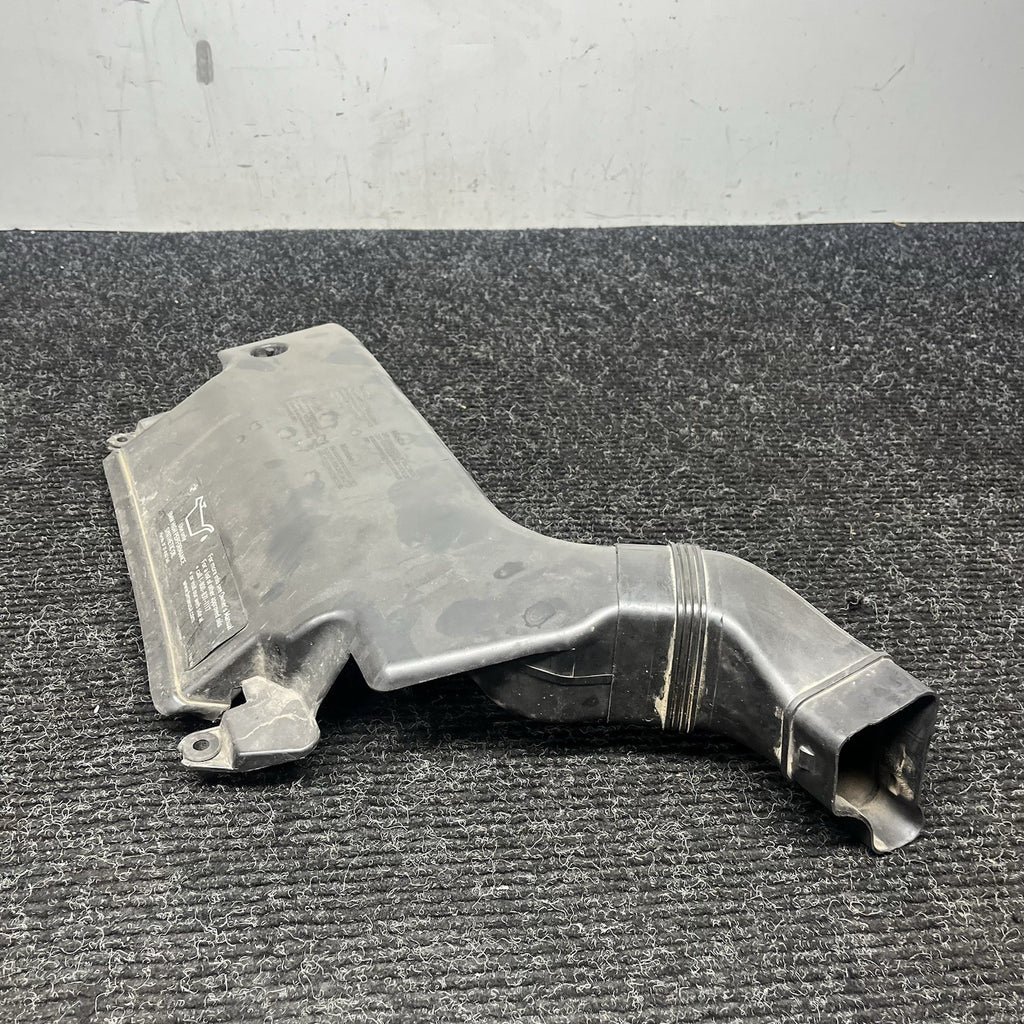 ☑️ 01-06 BMW E46 325i 325ci 330i 330ci 330xi Upper Radiator Air Duct OEM *NOTE*