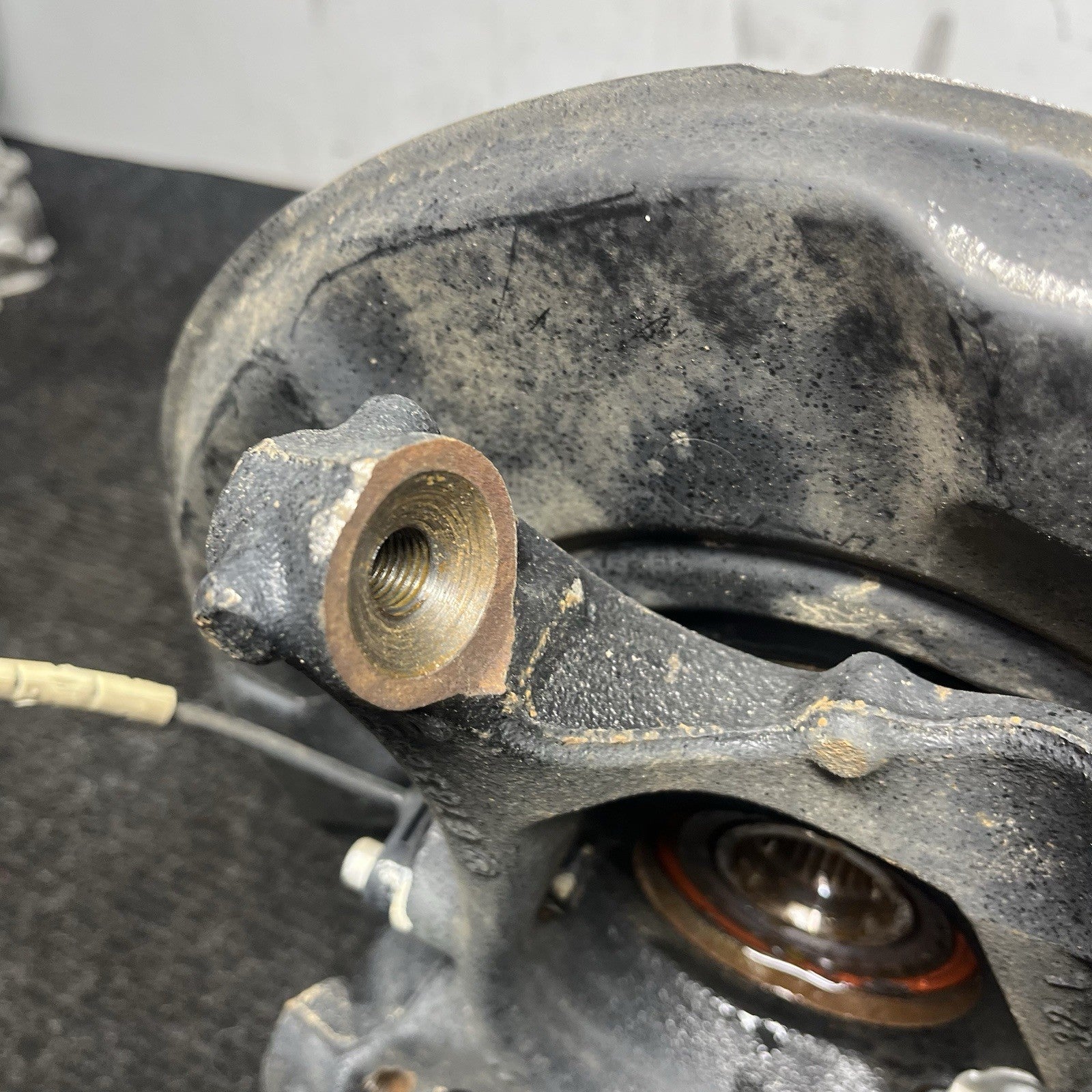 ☑️ 09-11 BMW 328i 335i Sedan Left Rear Spindle Knuckle Hub 33326783667 OEM