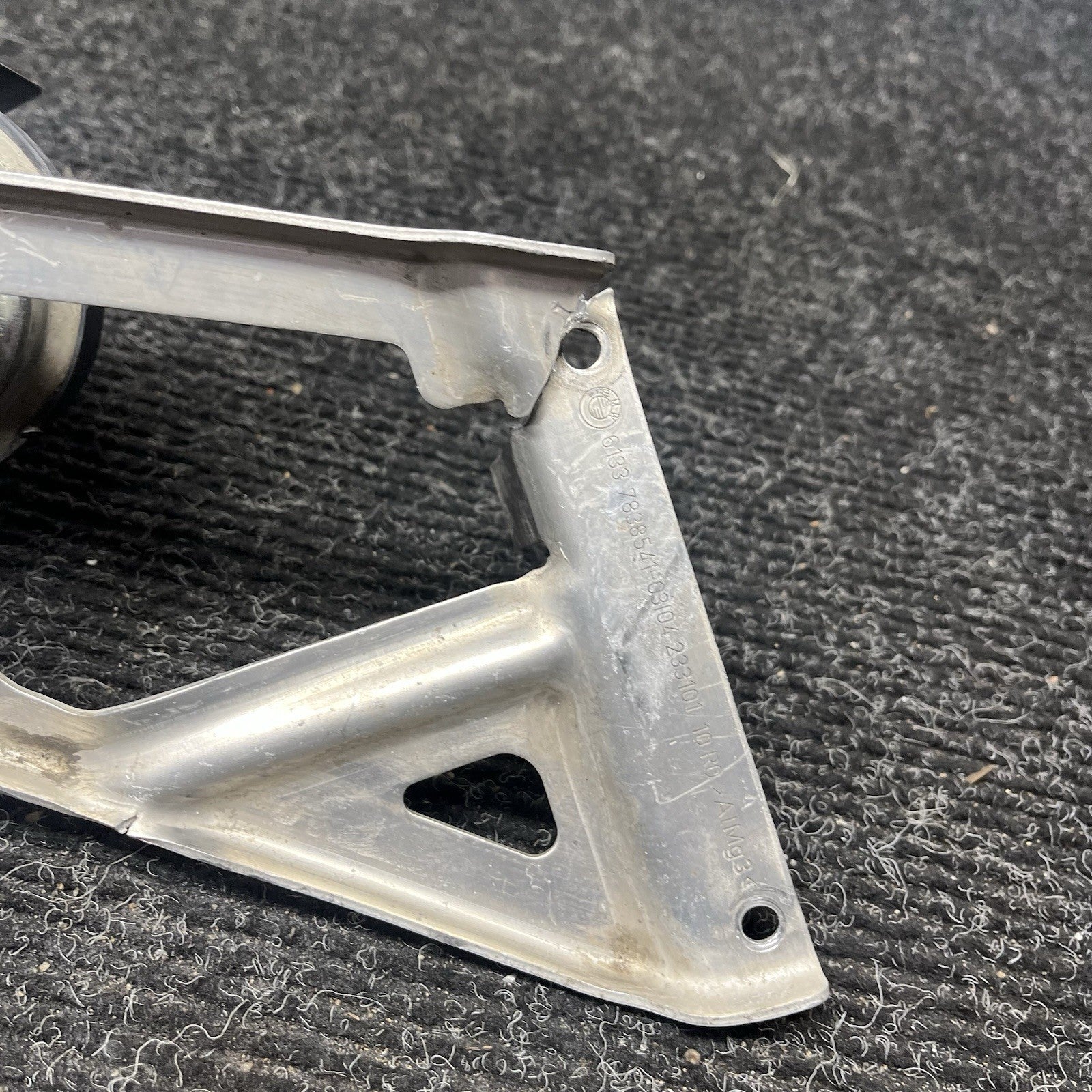 ☑️ BMW E9x M3 Horn Bracket With Horns 61337838541 08-13 E90 E92 E93