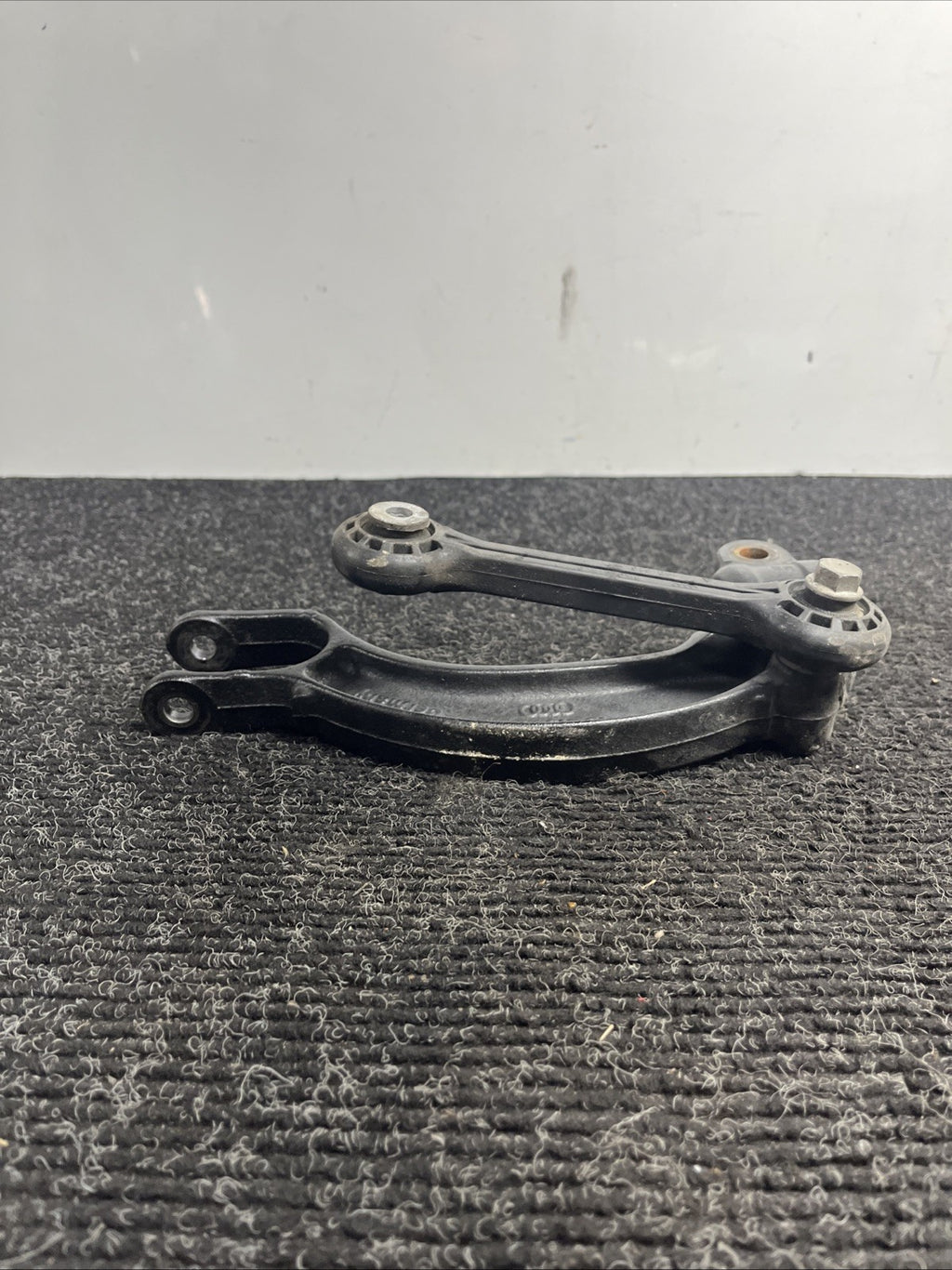 ☑️ 12-18 OEM Audi A6 A7 S6 S7 Front Left Driver Side Strut Fork Mount