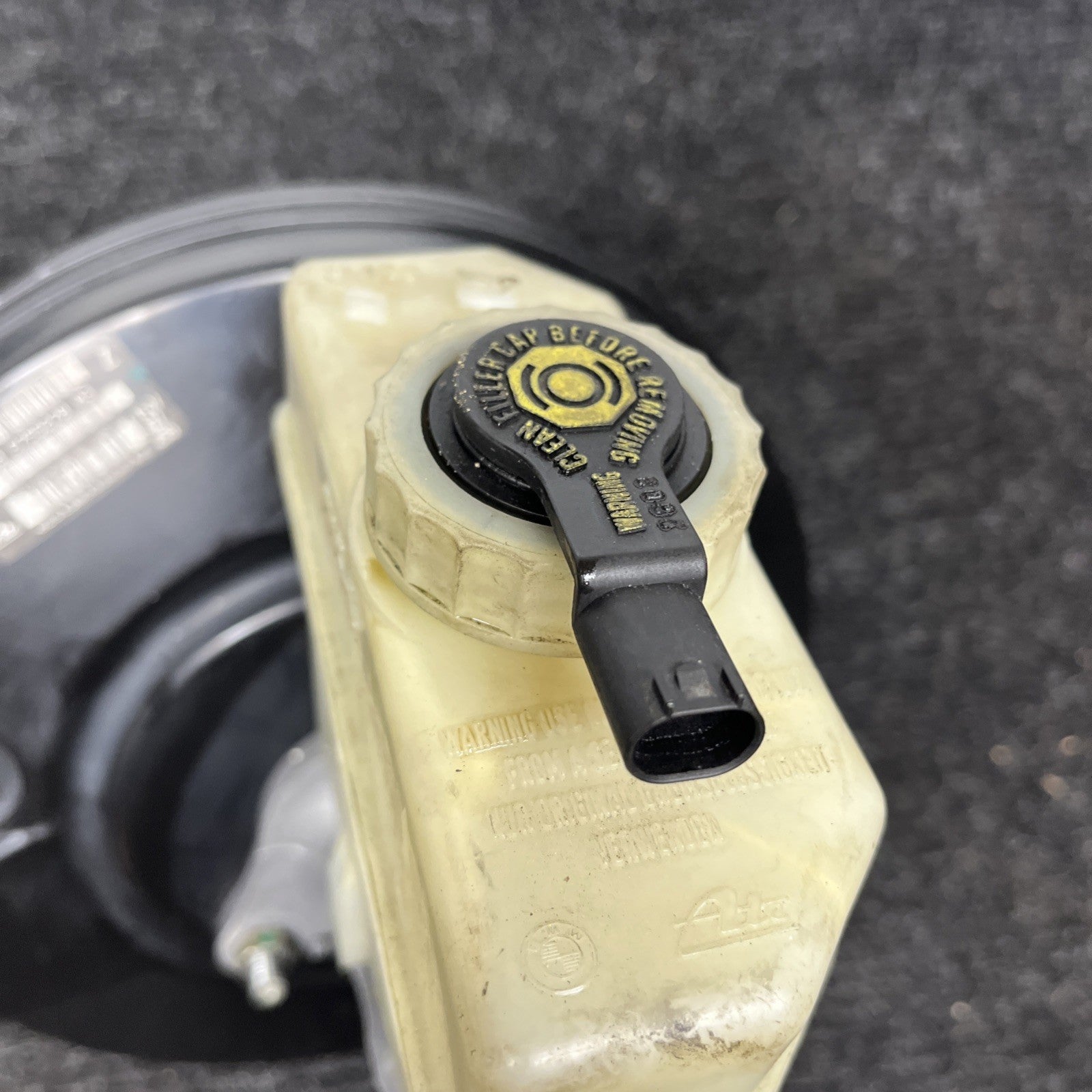 ☑️ 01-06 BMW E46 3-SERIES BRAKE MASTER CYLINDER BOOSTER FLUID RESERVOIR OEM