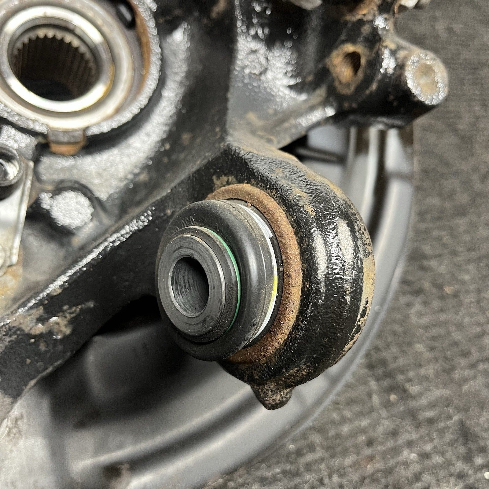☑️ 14-21 BMW 228i 230i M235i M240i F22 REAR RIGHT PASSENGER SPINDLE KNUCKLE HUB