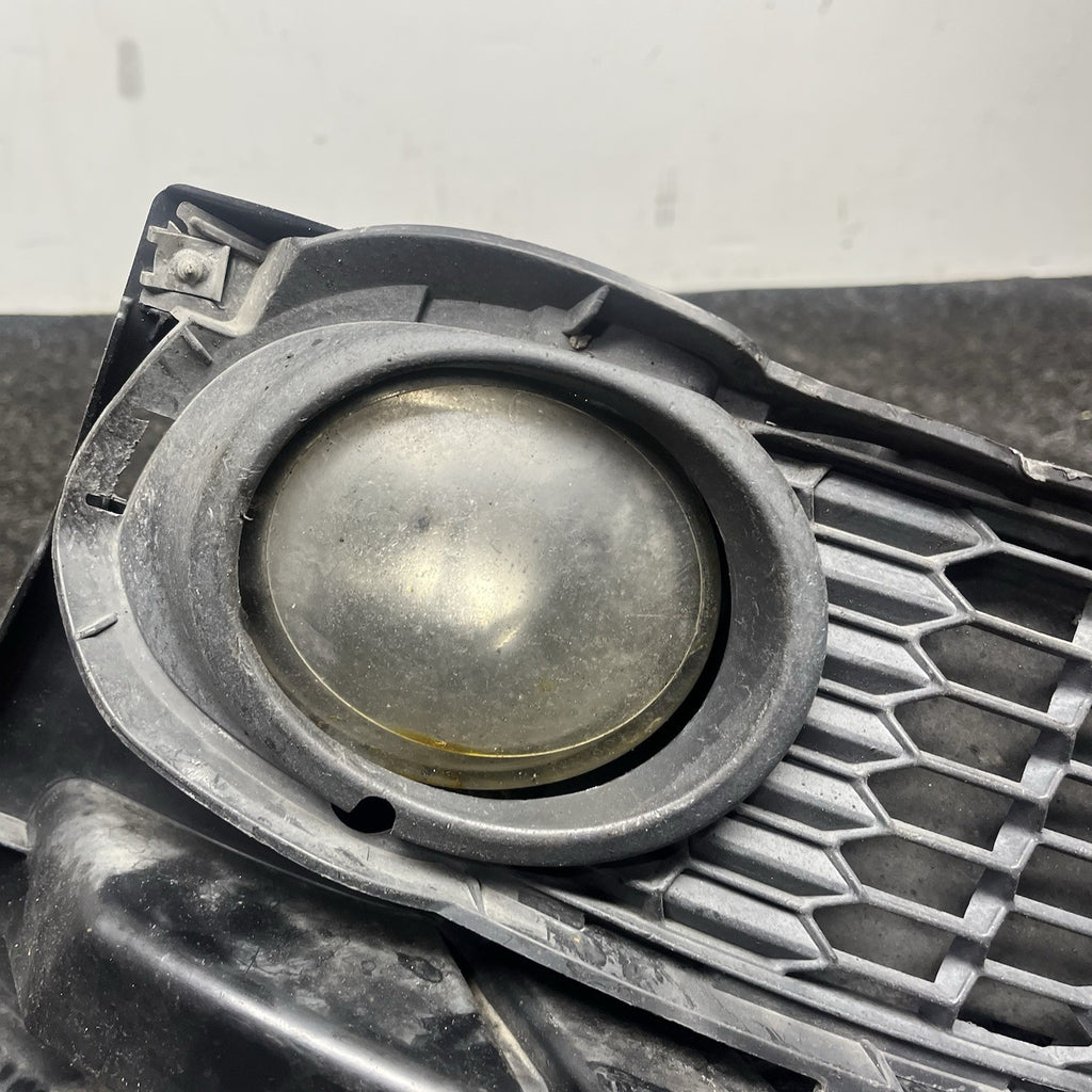 ☑️ BMW 3 Series E92 E93 Front Right Hand Fog Light Grill Guard 8048774 OEM