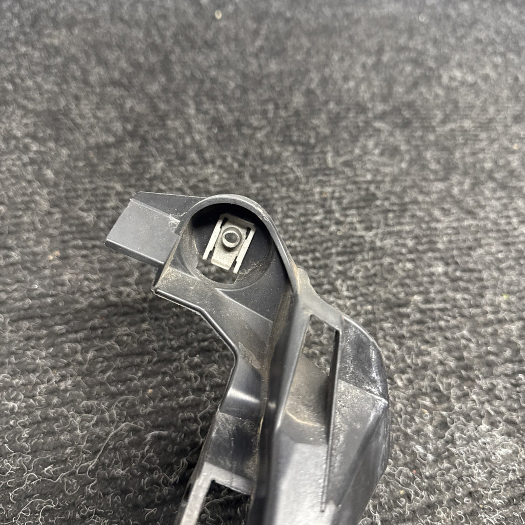 ☑️ 09-11 BMW E90 E91 LCI Front Left Driver Headlight Arm Bracket Mount Plastic