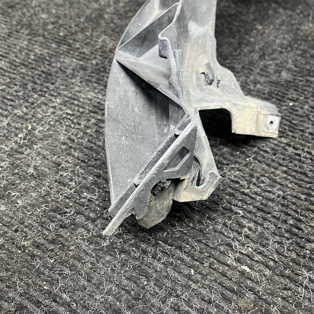 ☑️ 08-13 BMW E82 E88 135 Left Driver Side Headlight Arm Bracket Mount