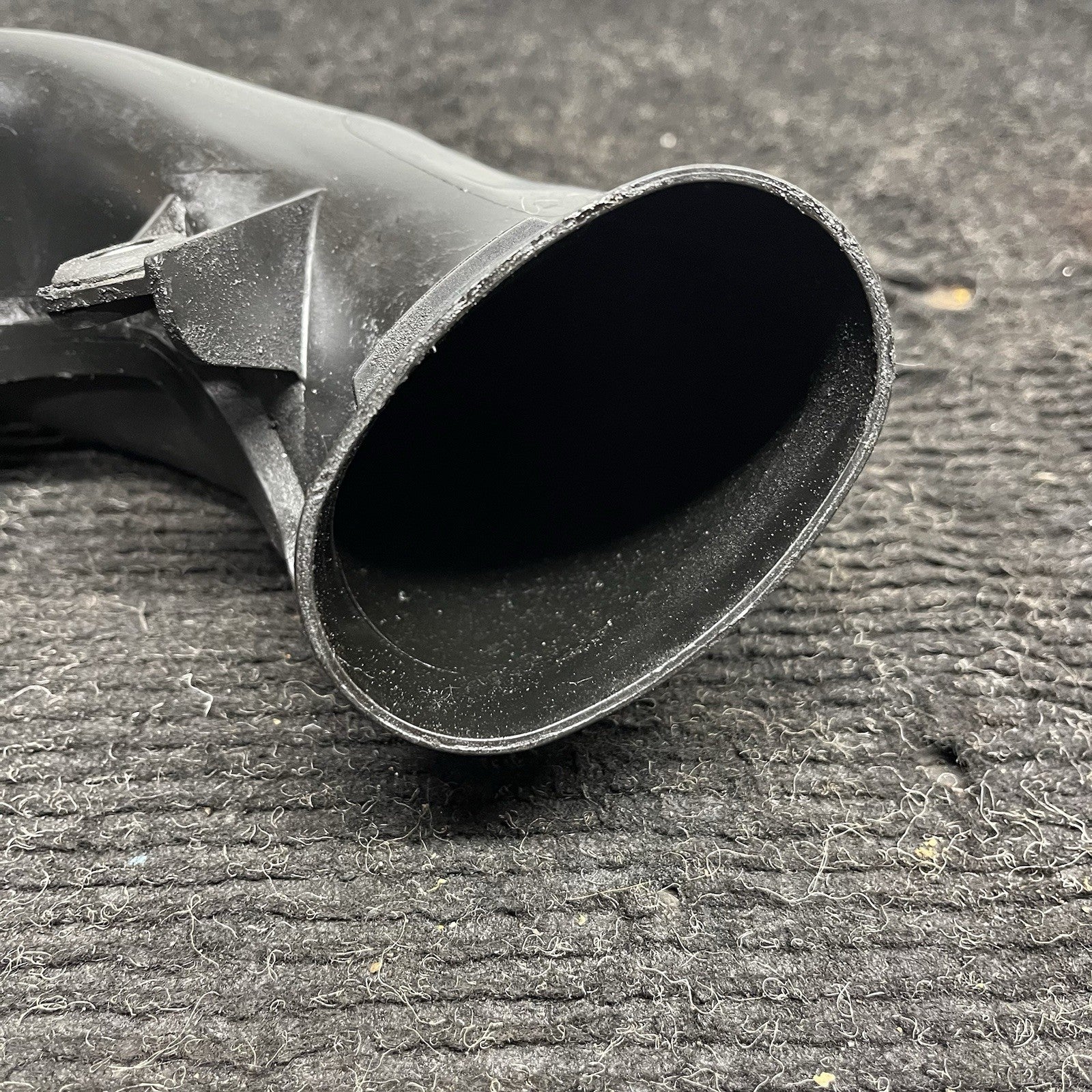 ☑️ 2014-2018 BMW X5 F15 Upper Intercooler Air Hose Pipe Tube 235576 OEM