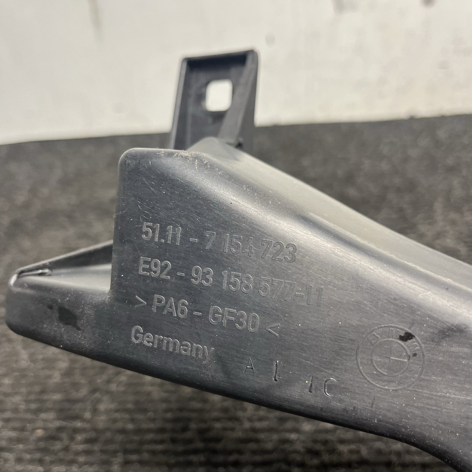 ☑️07-10 OEM BMW E92 E93 328 335 Left Driver Side Headlight Bracket Carrier Mount