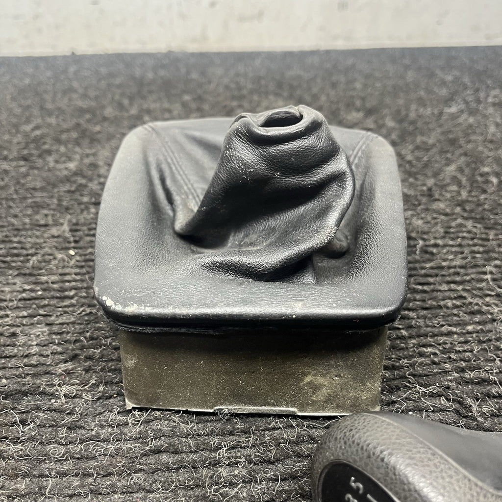 ☑️ 92-99 BMW E36 3 Series 328i Center Console ZF Shifter Knob Leather Boot Foam
