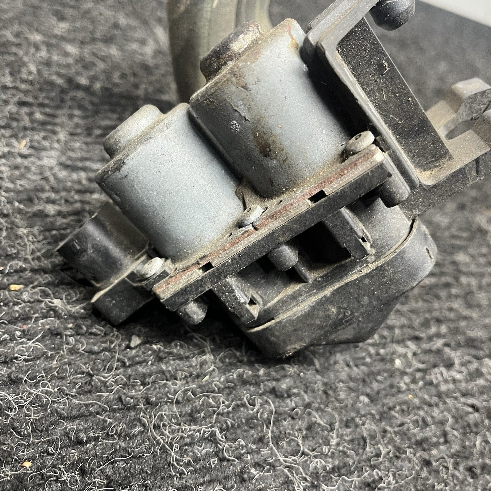 ☑️ Heater Control Valve Solenoid 2001 2002 2003 BMW 325 330 E39 525 530 E83 X3