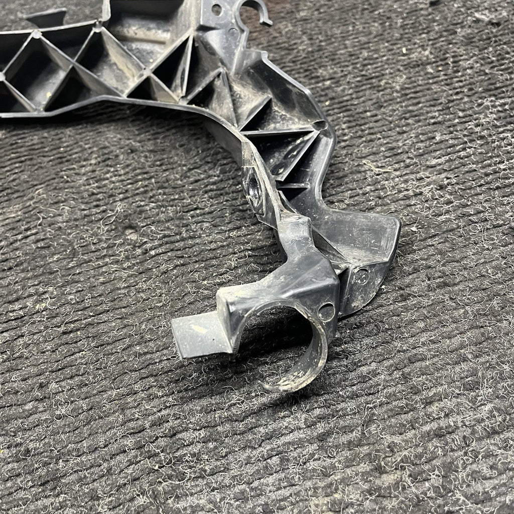 ☑️ 09-11 BMW E90 E91 LCI Front Left Driver Headlight Arm Bracket Mount Plastic