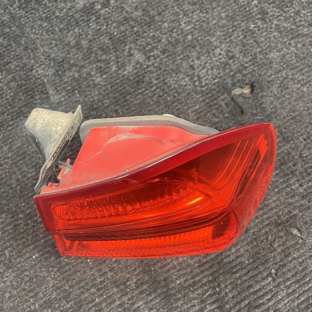 ☑️ 2006-2008 BMW 328I 335I Right Tail Light Outer 7161956 Oem E90